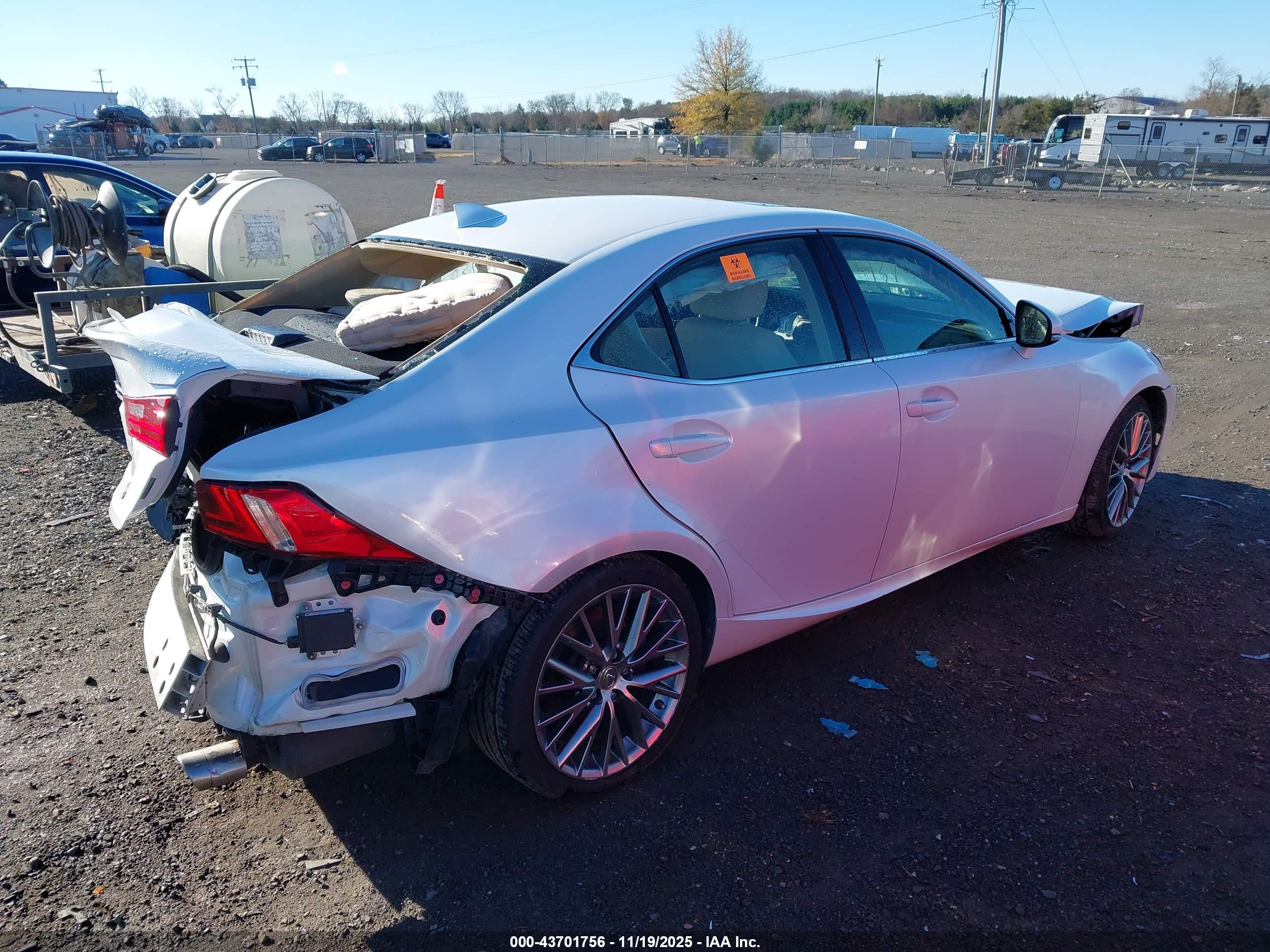 LEXUS IS image 4