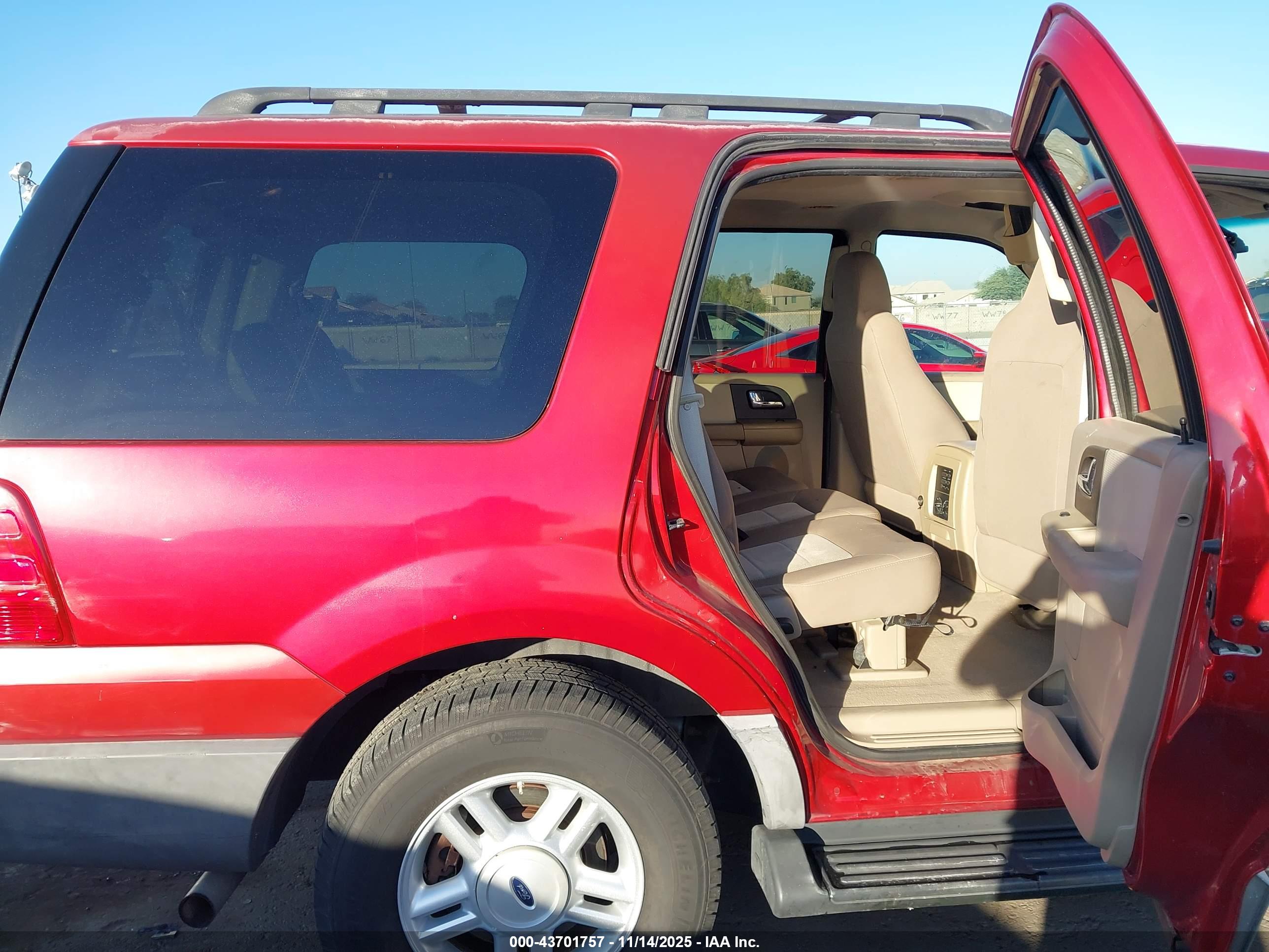 FORD EXPEDITION image 8