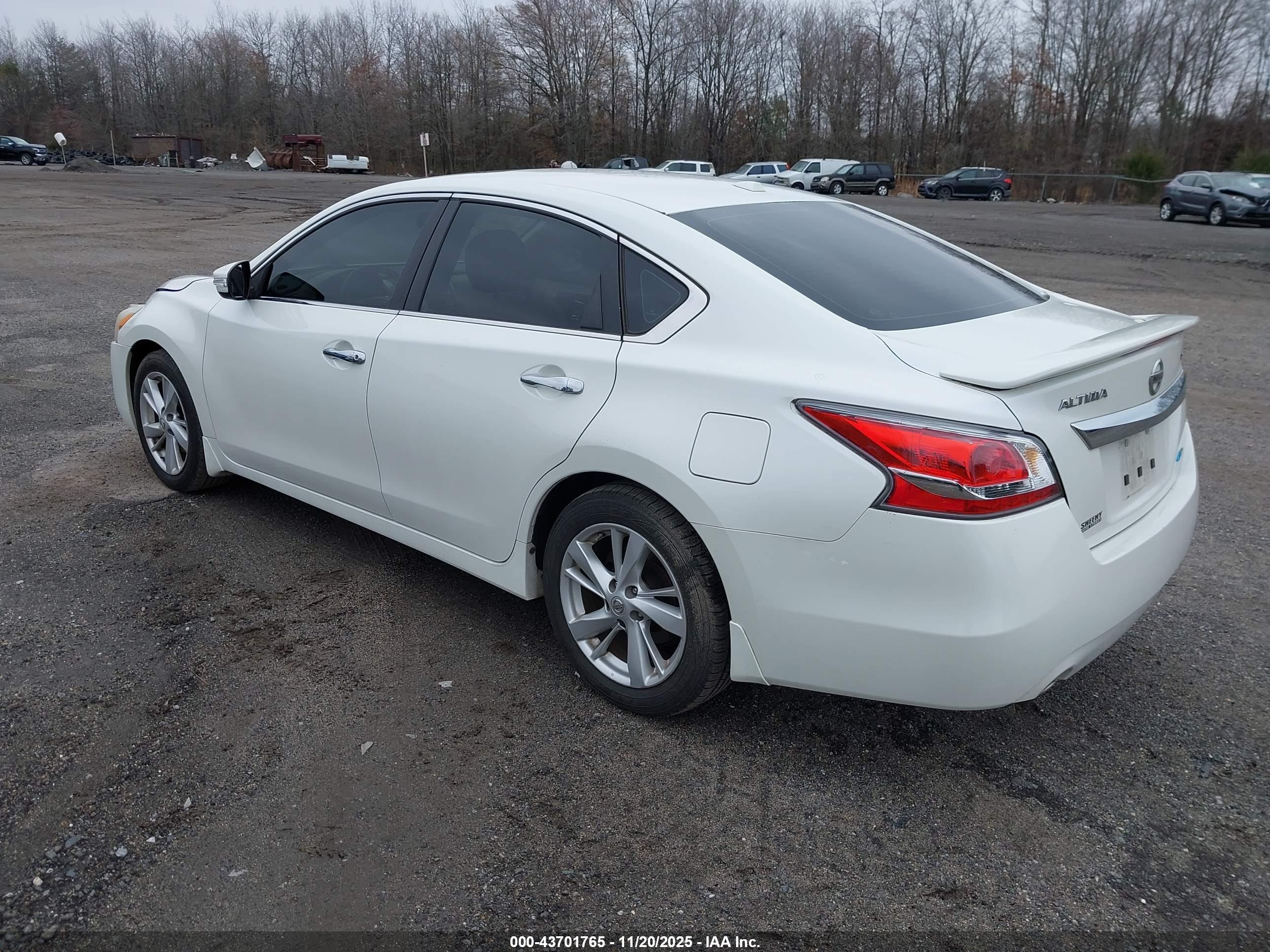 NISSAN ALTIMA image 3