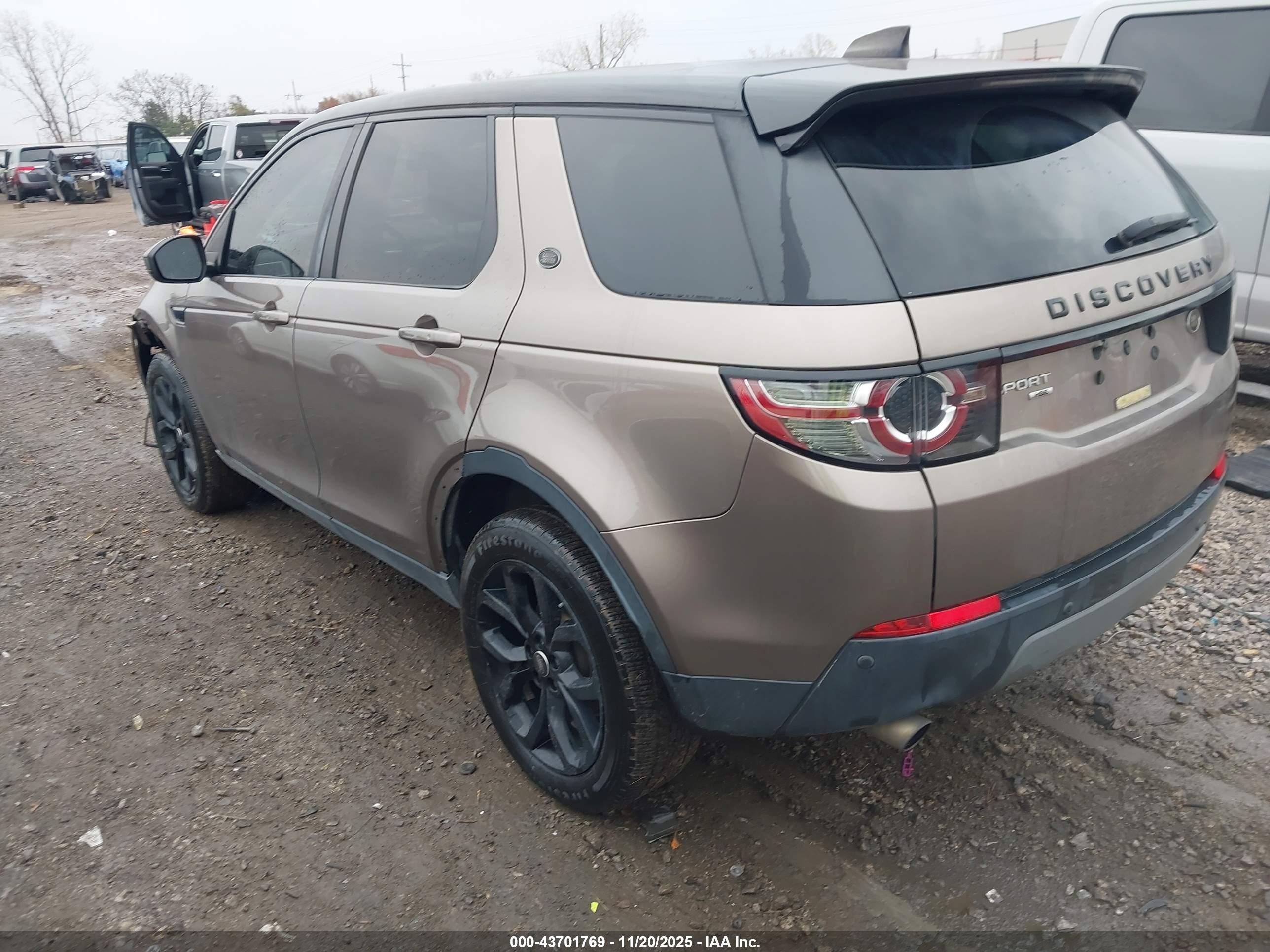 LAND ROVER image 3