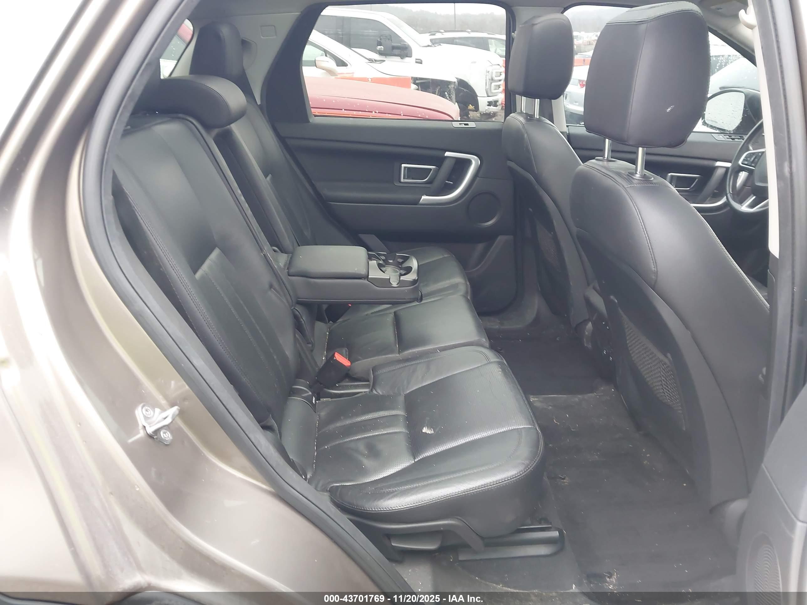 LAND ROVER image 8