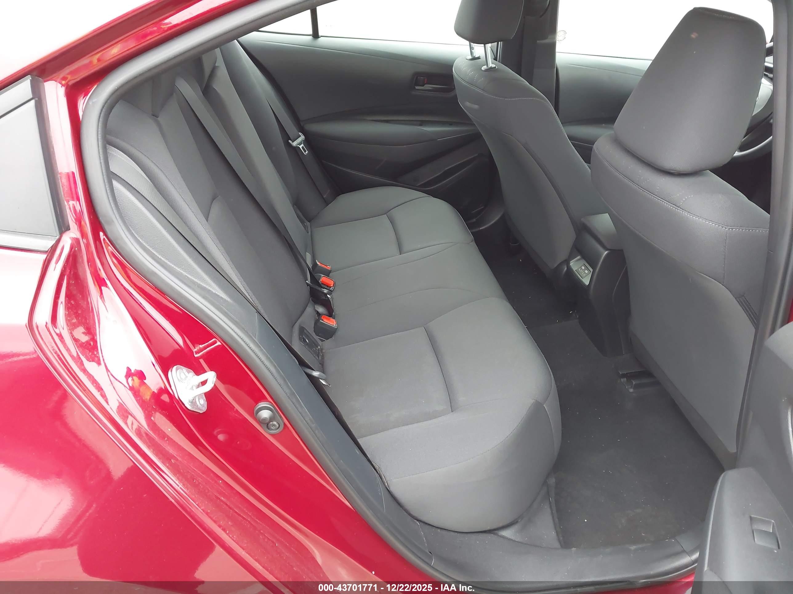 TOYOTA COROLLA image 8