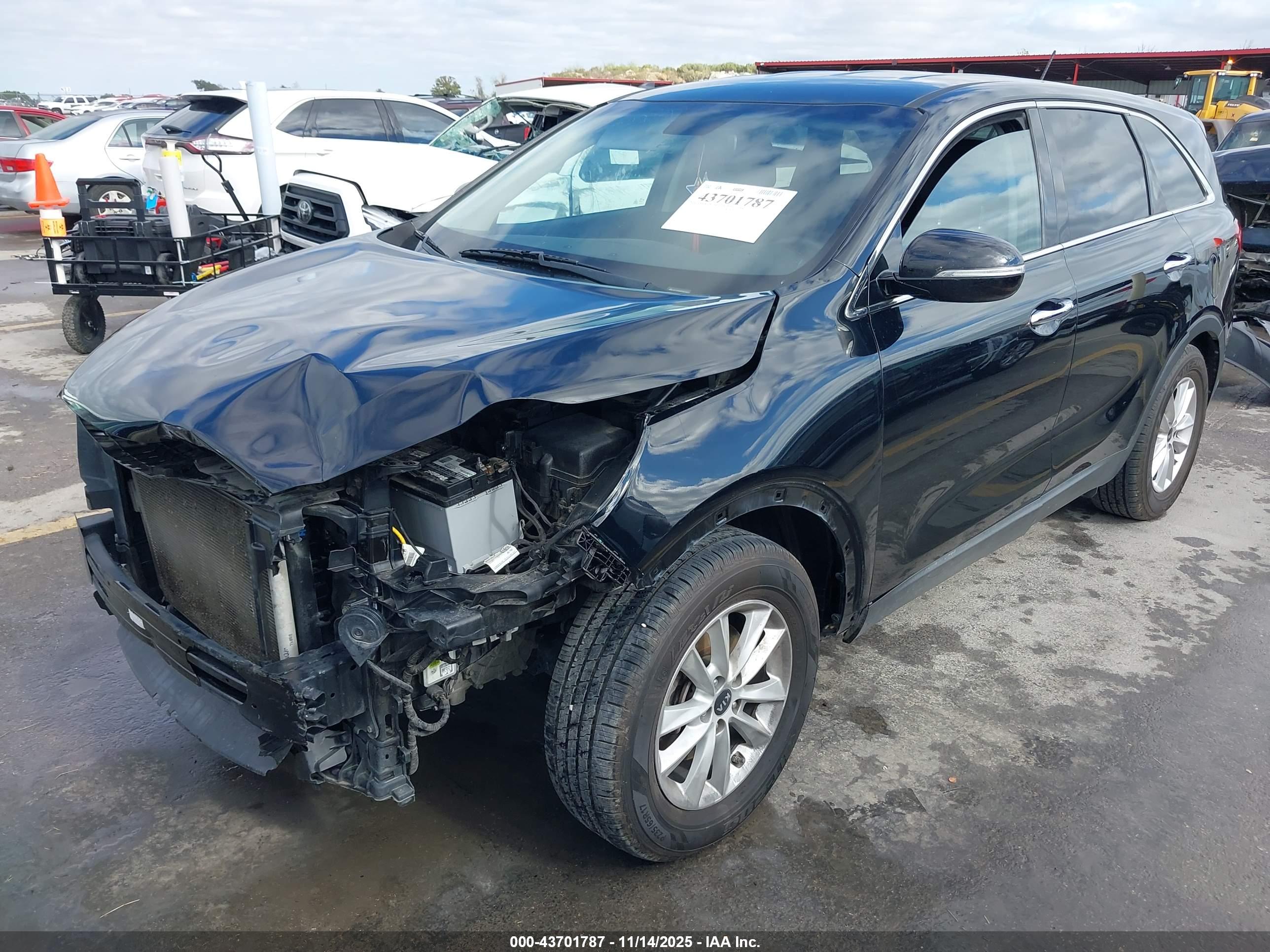 KIA SORENTO image 2