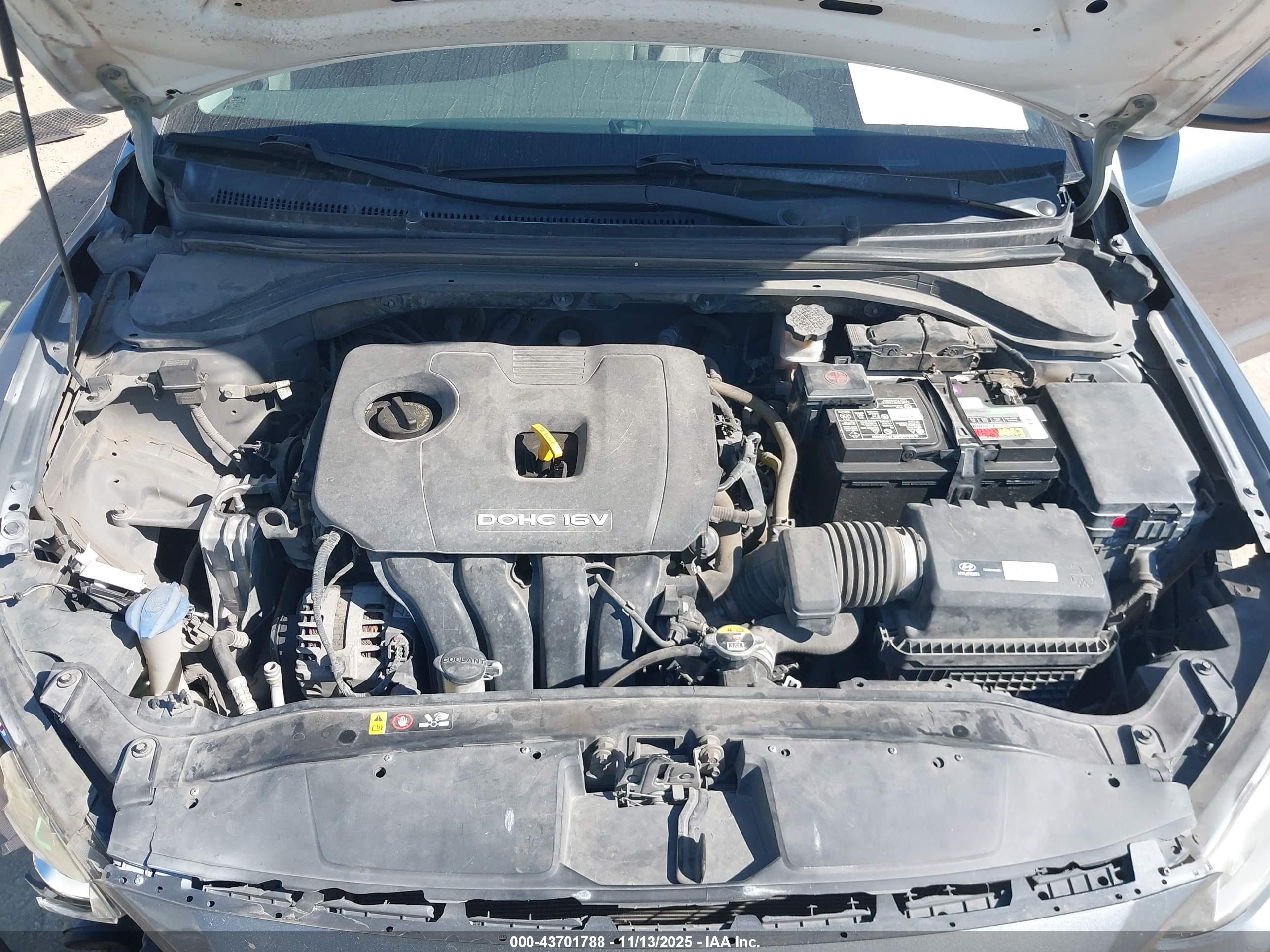 HYUNDAI ELANTRA image 10