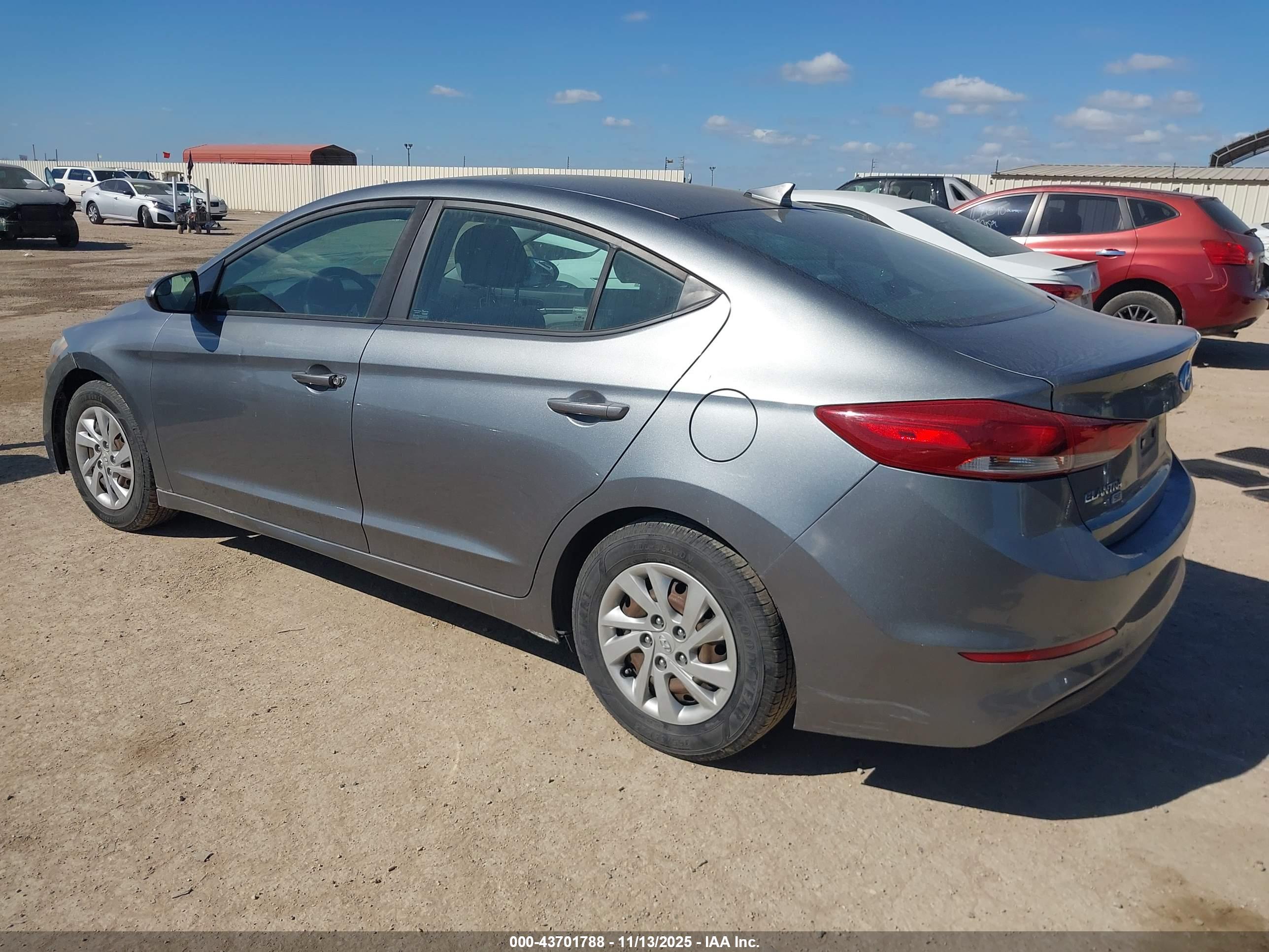 HYUNDAI ELANTRA image 3