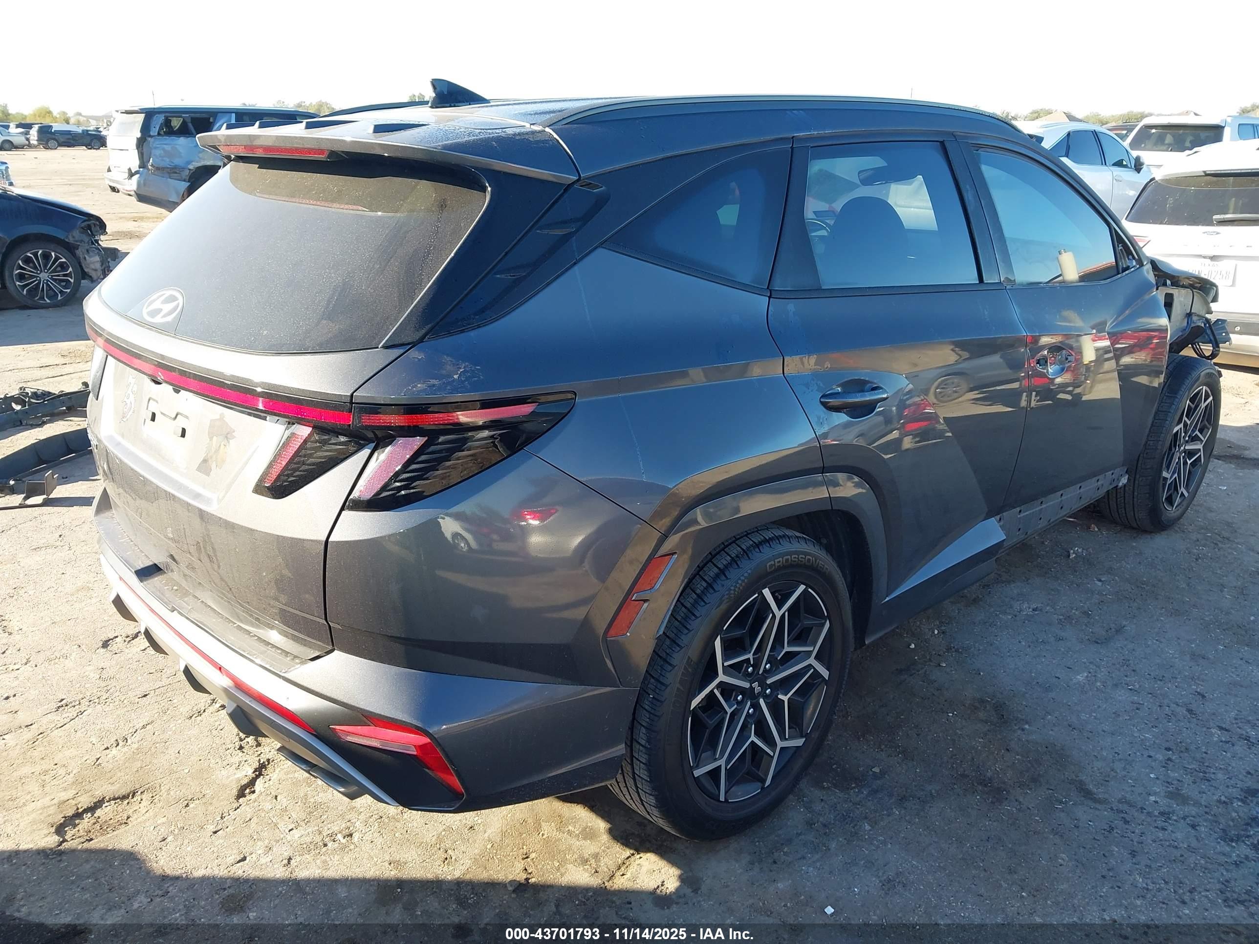 HYUNDAI TUCSON image 4