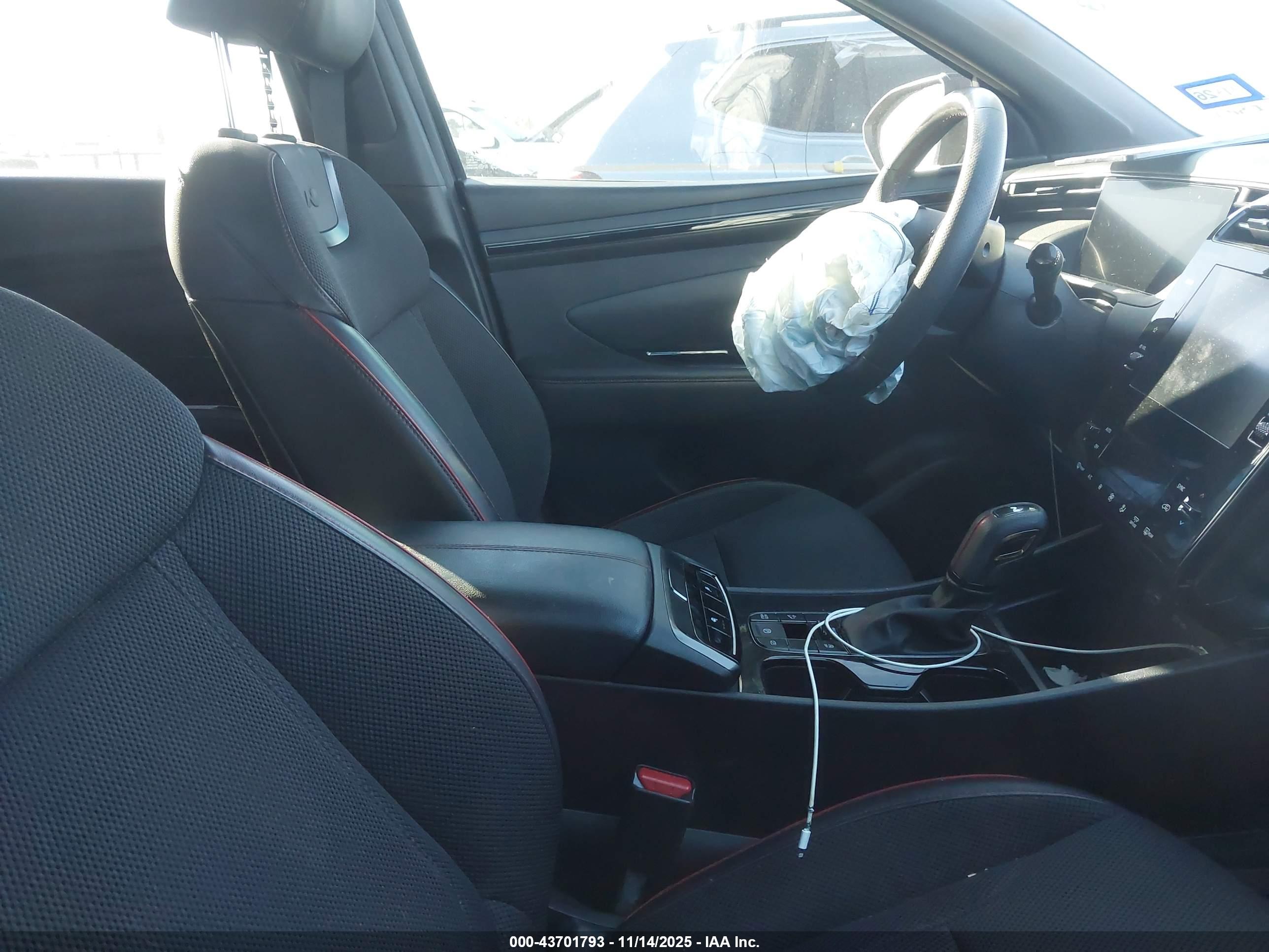HYUNDAI TUCSON image 5