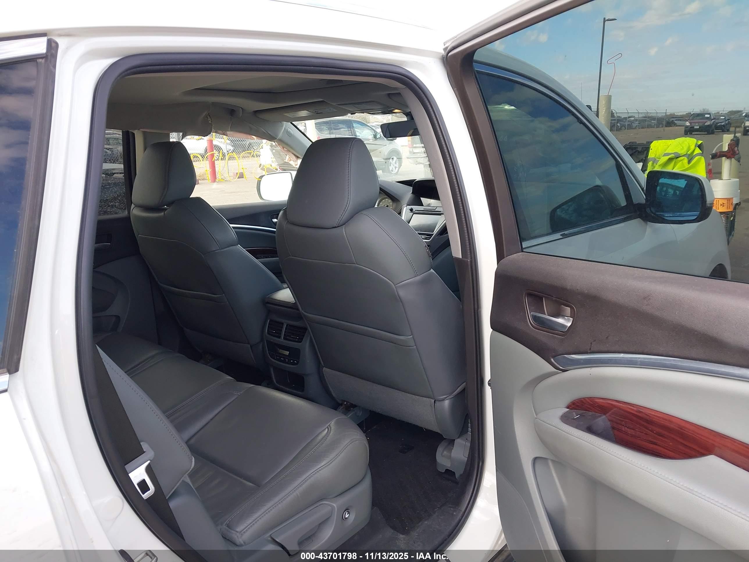 ACURA MDX image 8