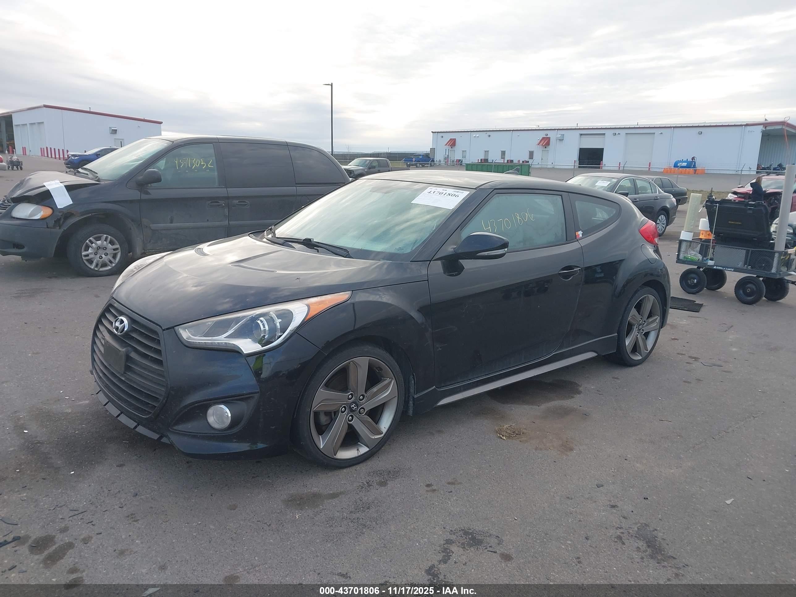 HYUNDAI VELOSTER image 2