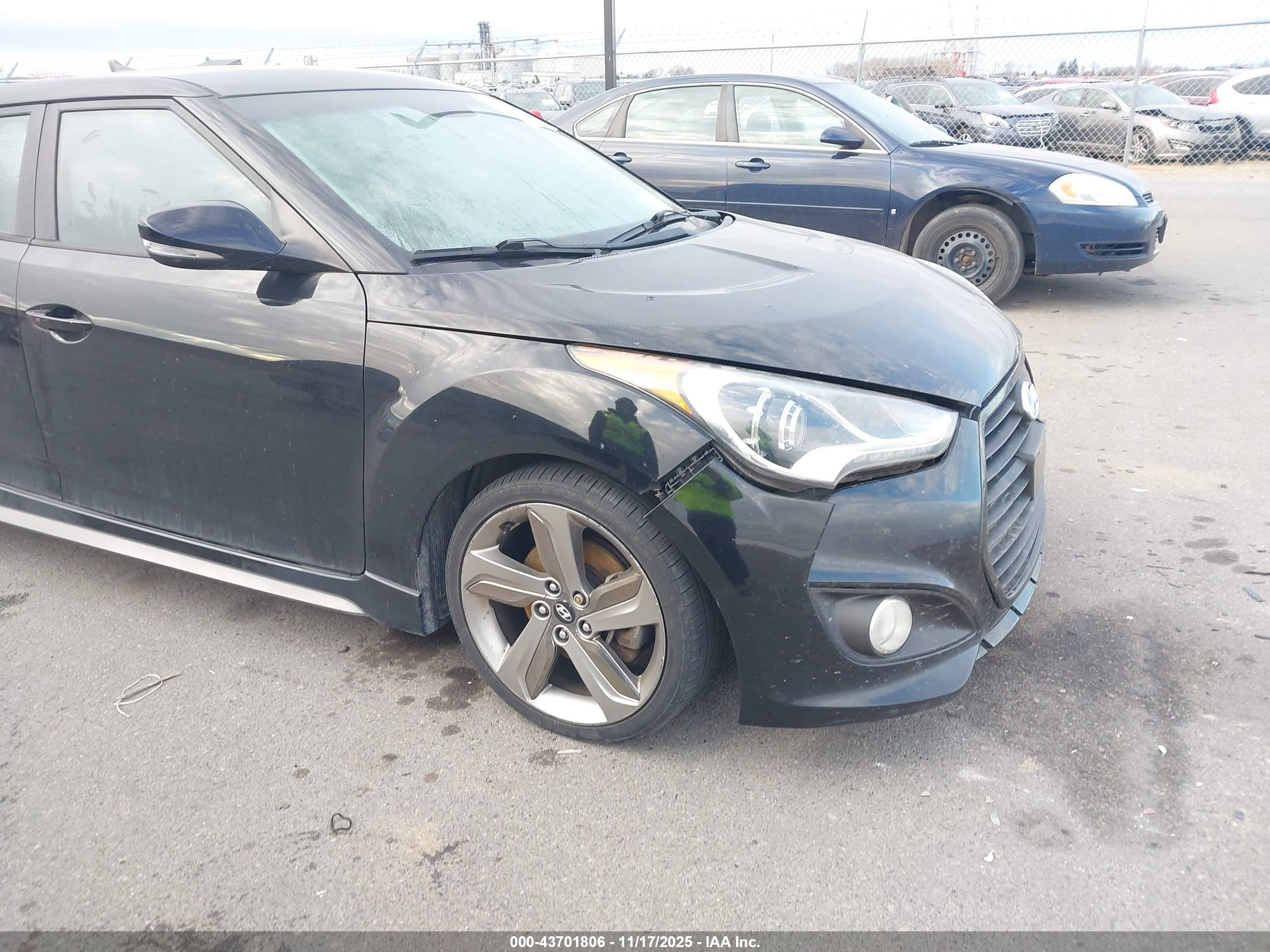 HYUNDAI VELOSTER image 6