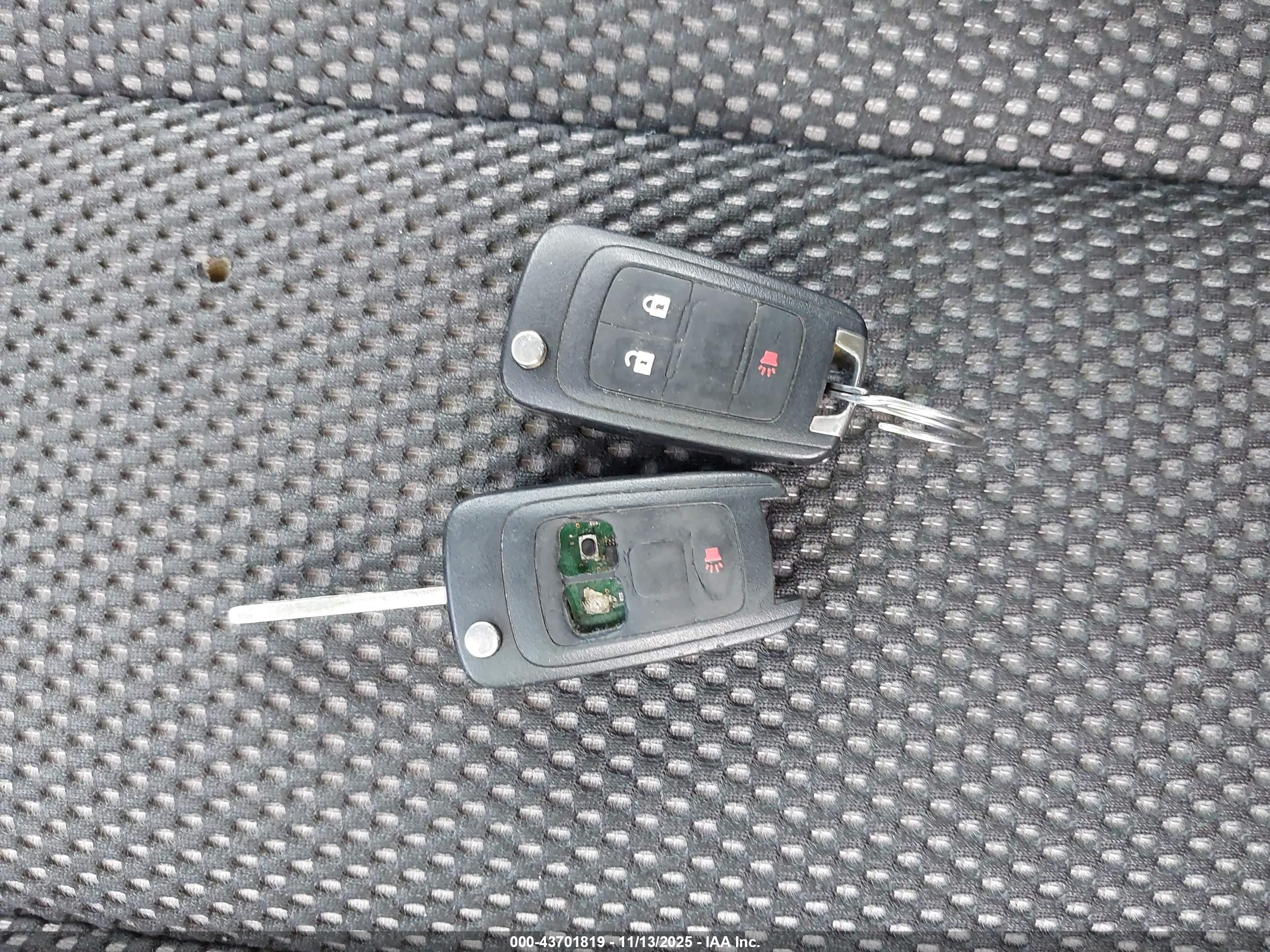 CHEVROLET EQUINOX image 11