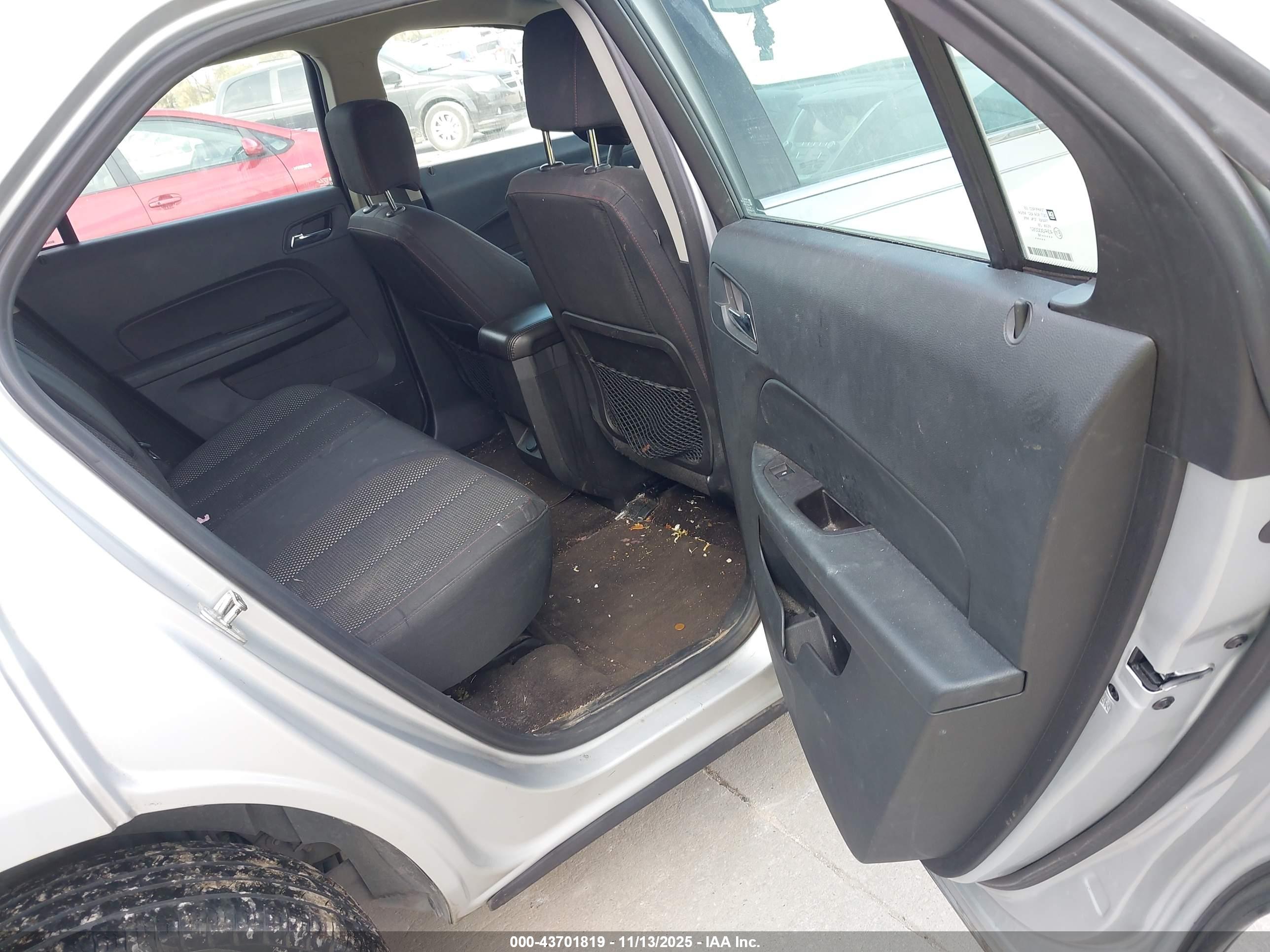 CHEVROLET EQUINOX image 8
