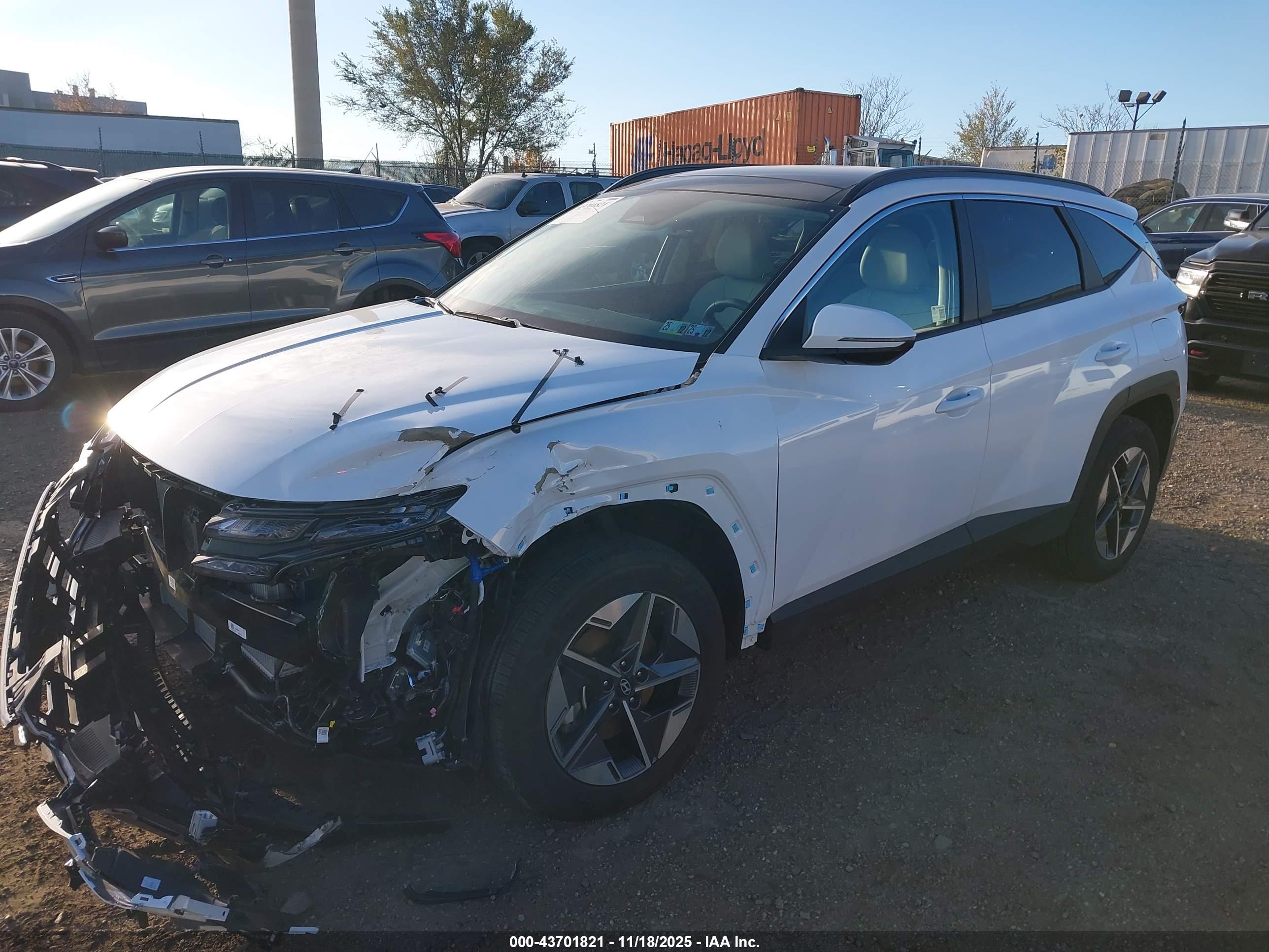 HYUNDAI TUCSON image 2