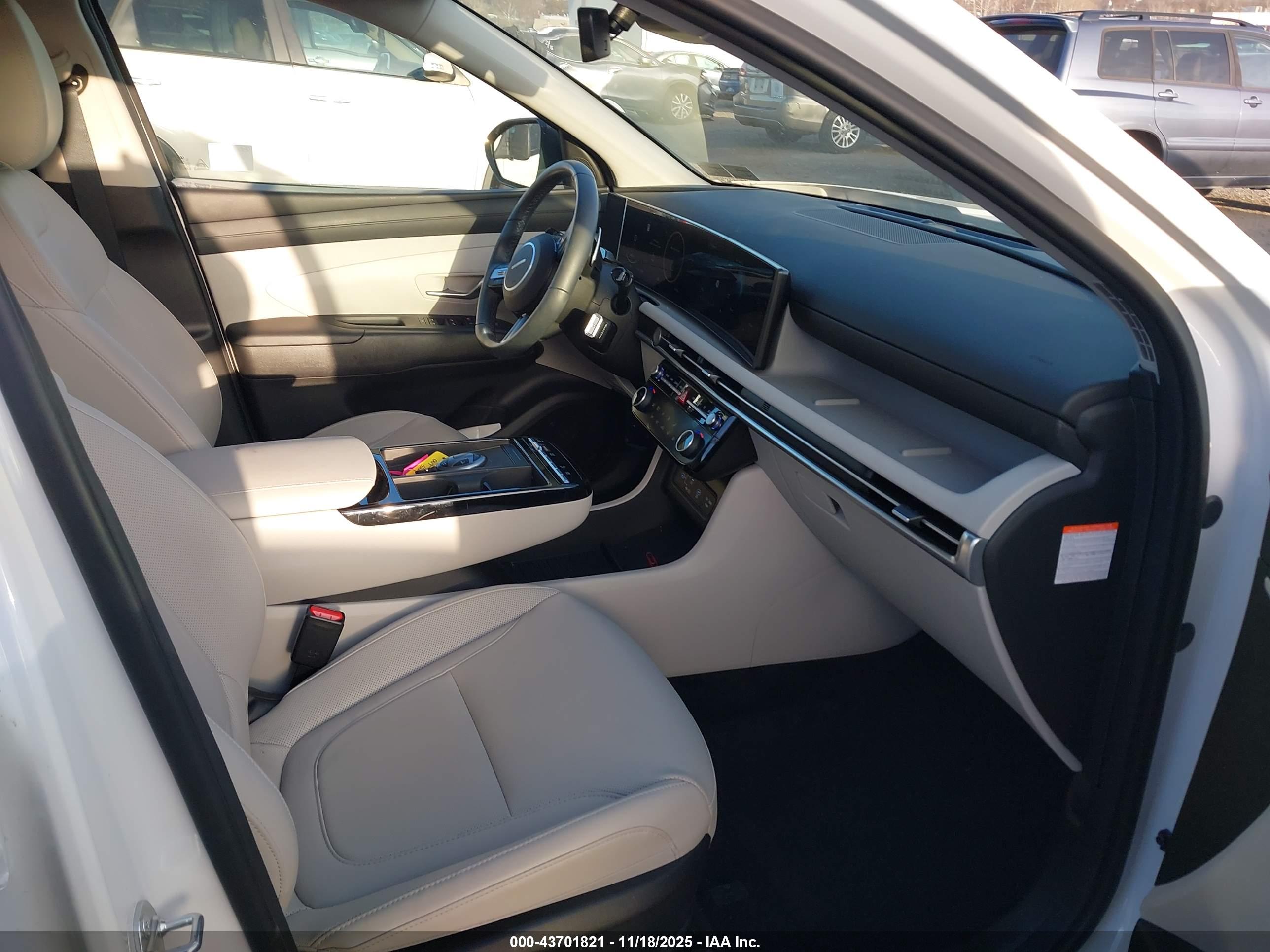 HYUNDAI TUCSON image 5