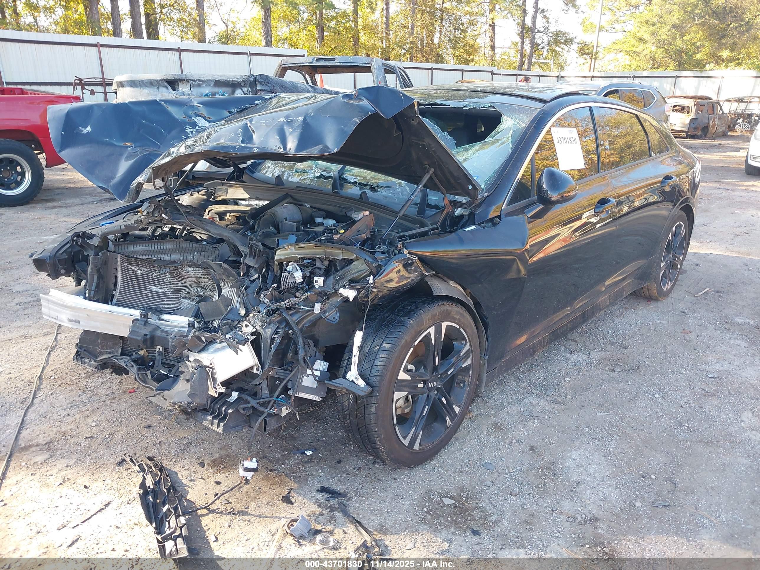 KIA K5 image 2