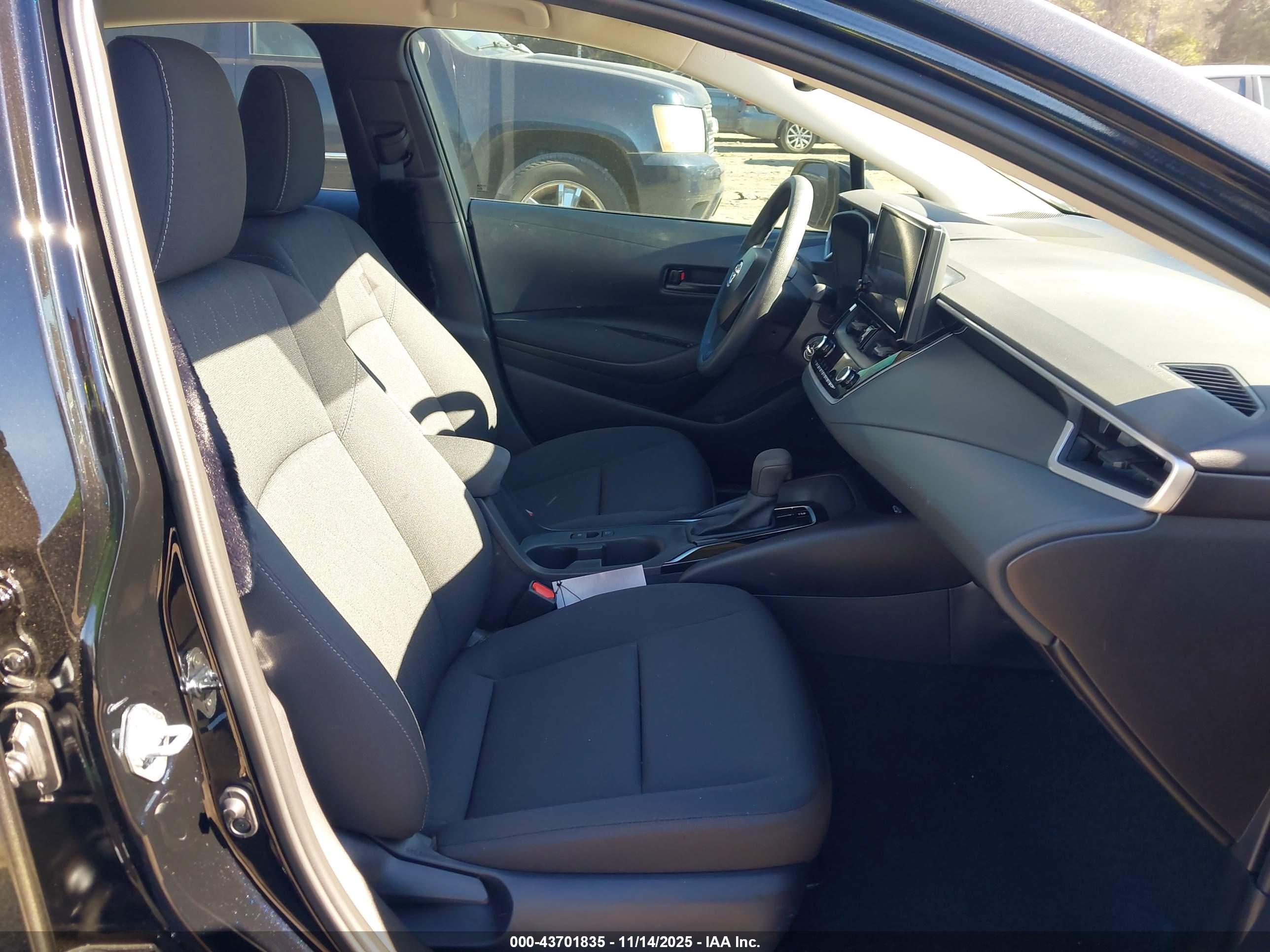 TOYOTA COROLLA image 5