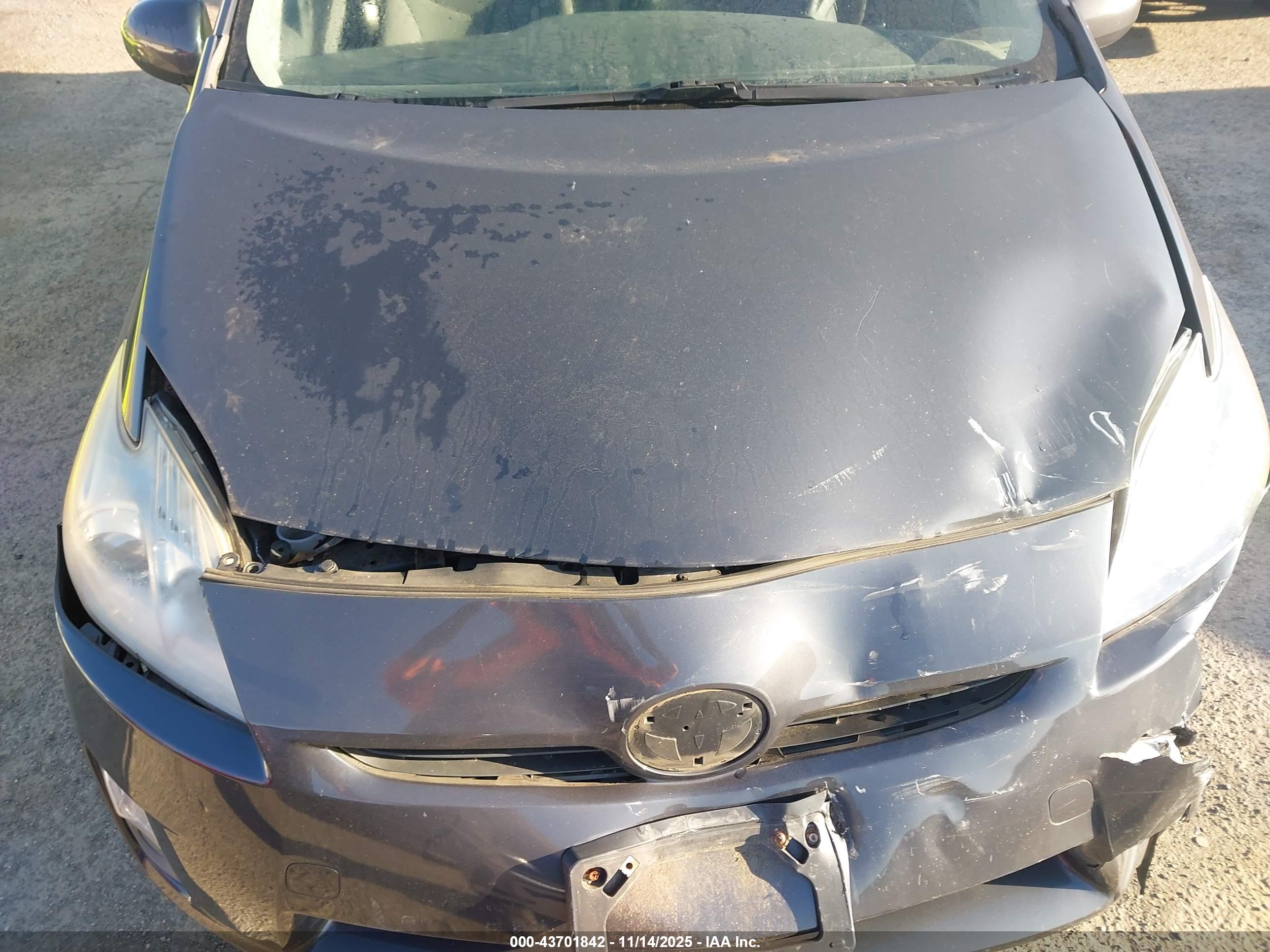 TOYOTA PRIUS image 10