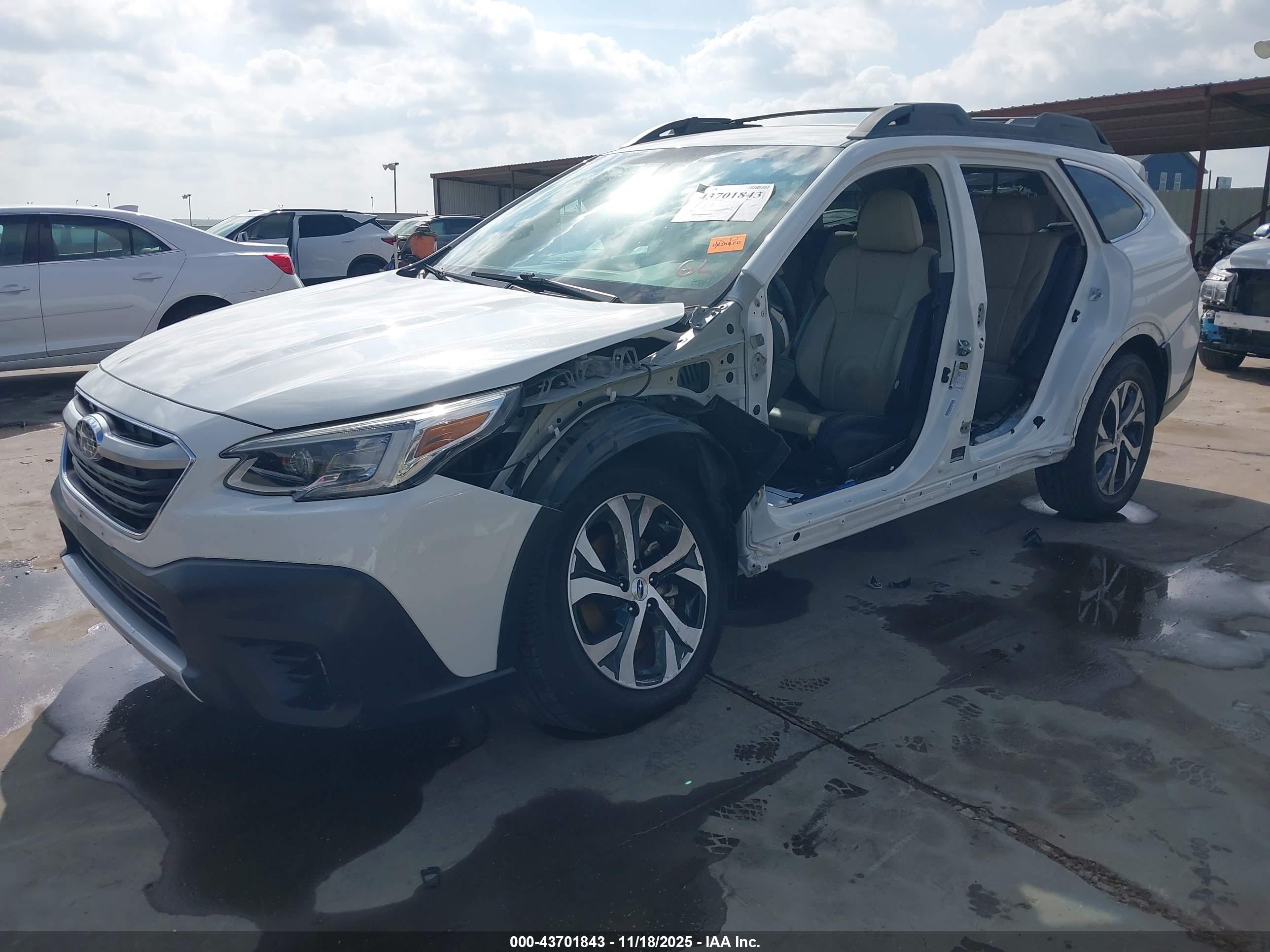 SUBARU OUTBACK image 2