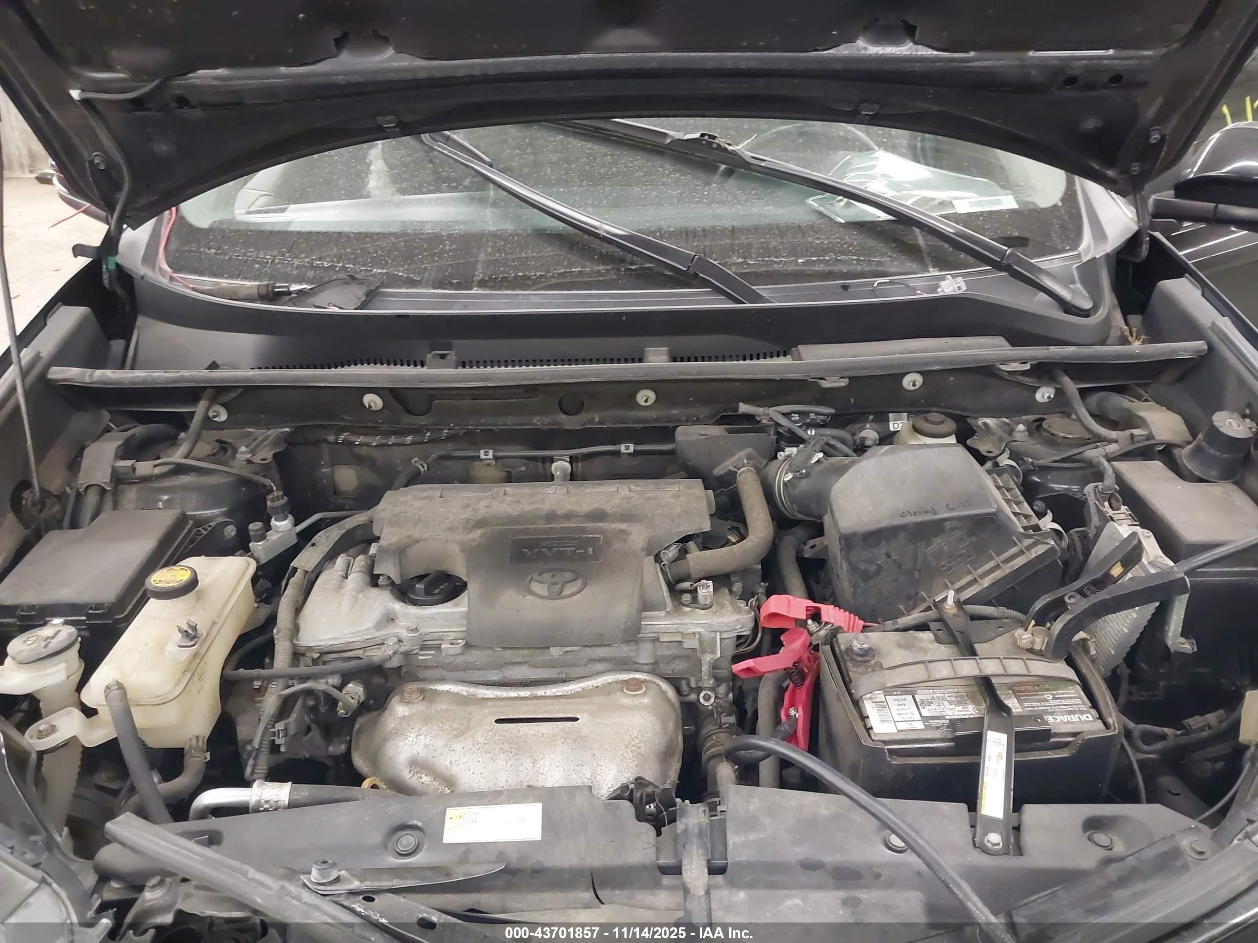 TOYOTA RAV4 image 10