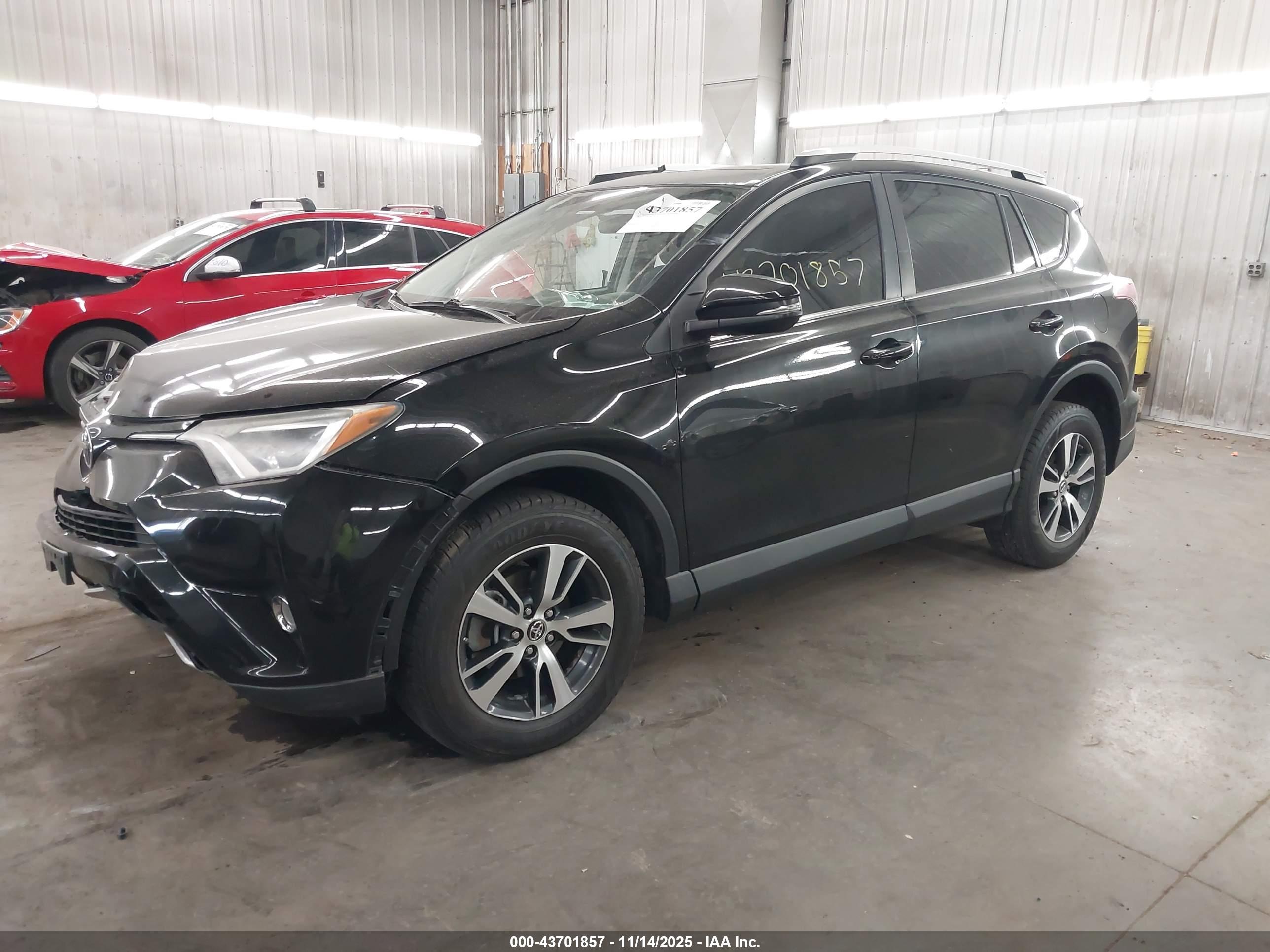 TOYOTA RAV4 image 2