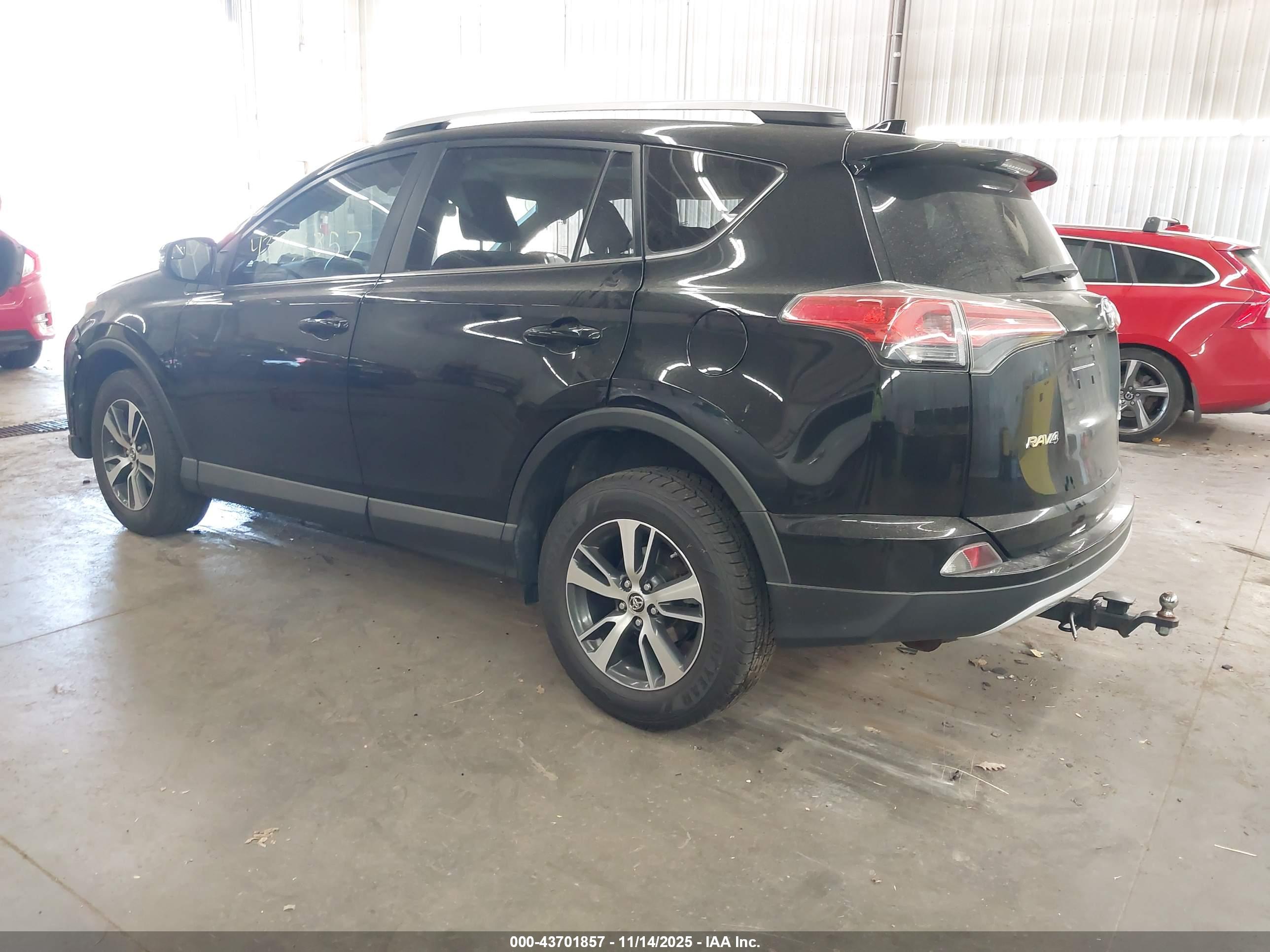 TOYOTA RAV4 image 3