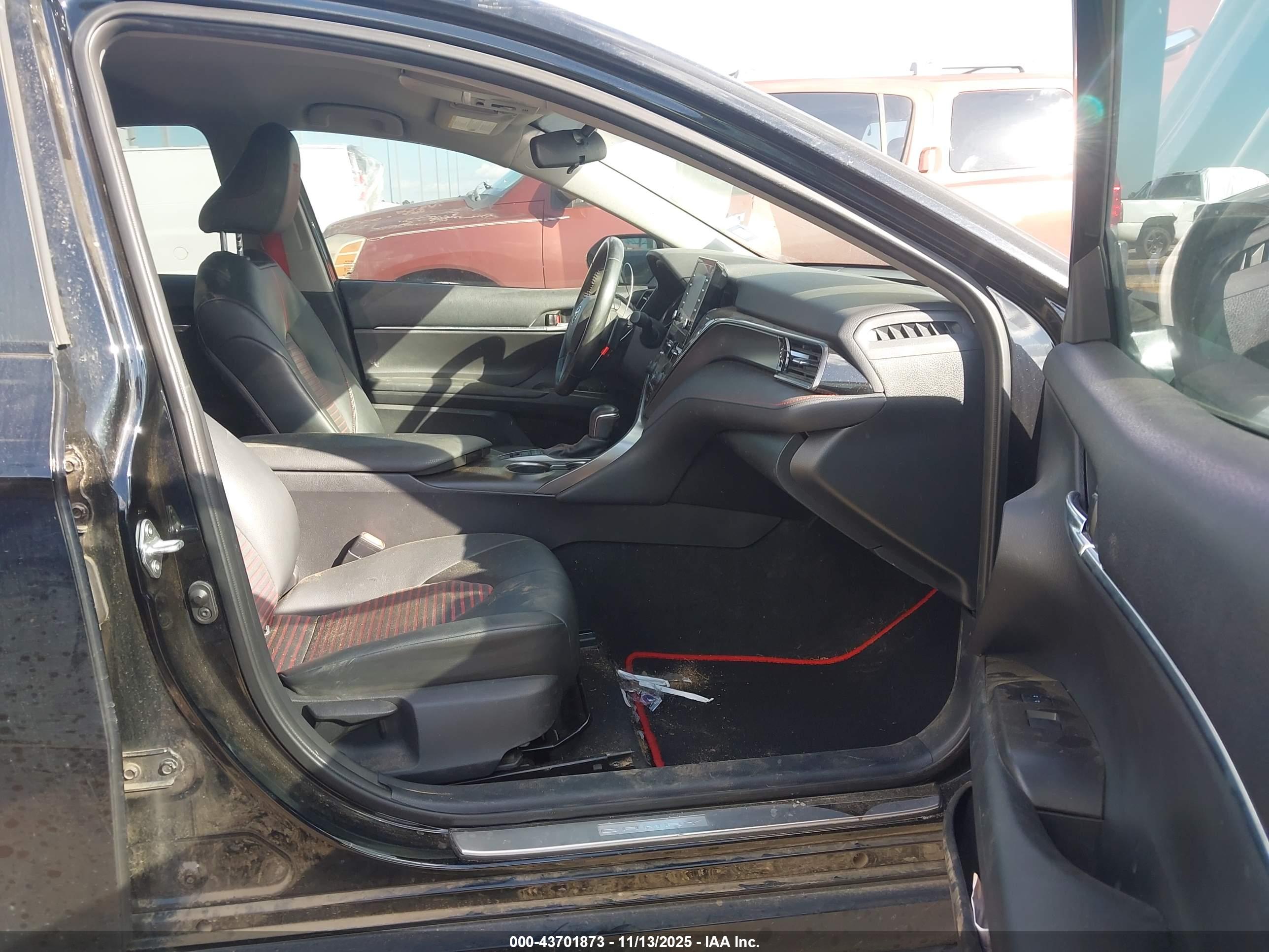 TOYOTA CAMRY image 5
