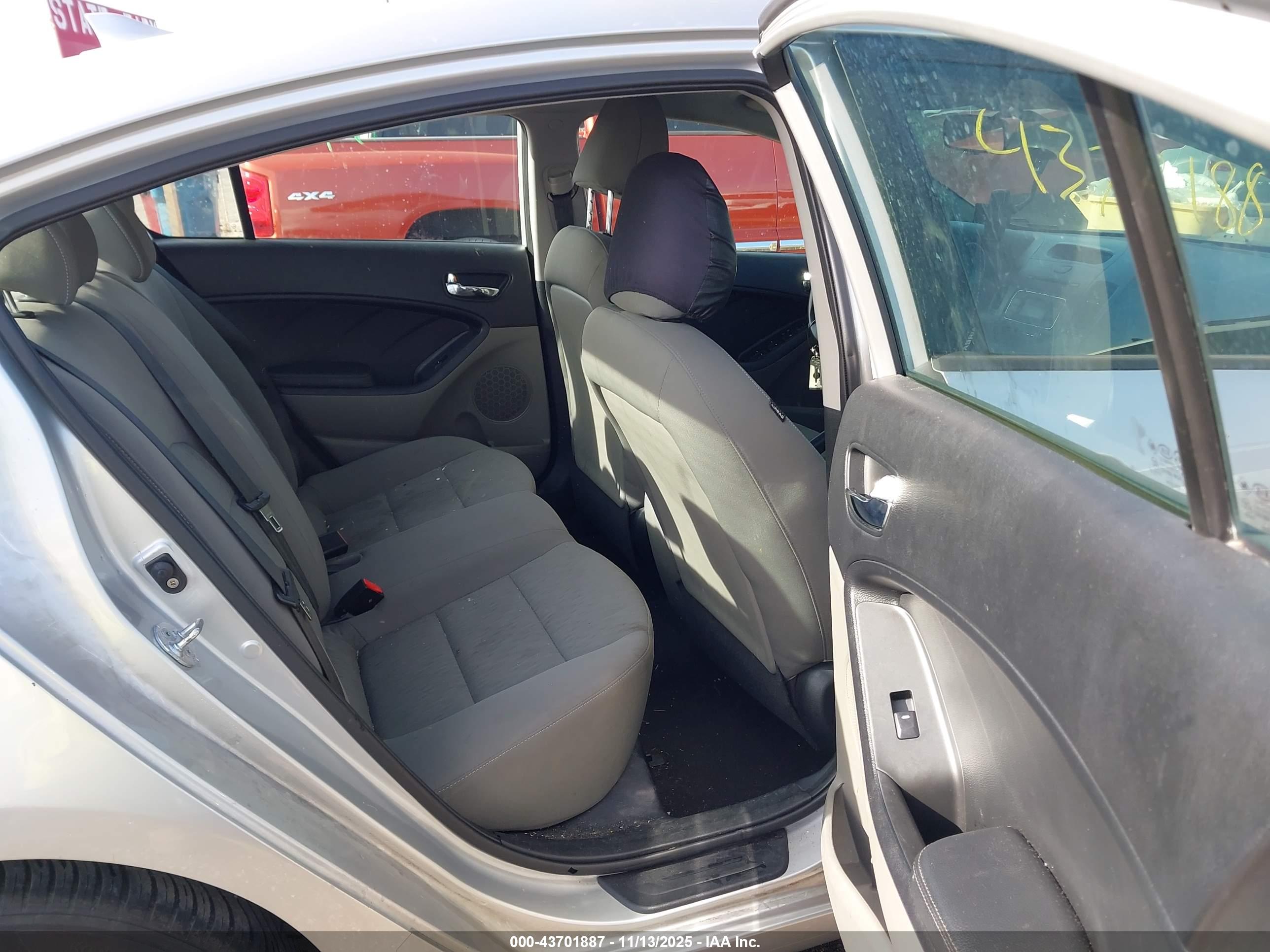 KIA FORTE image 8