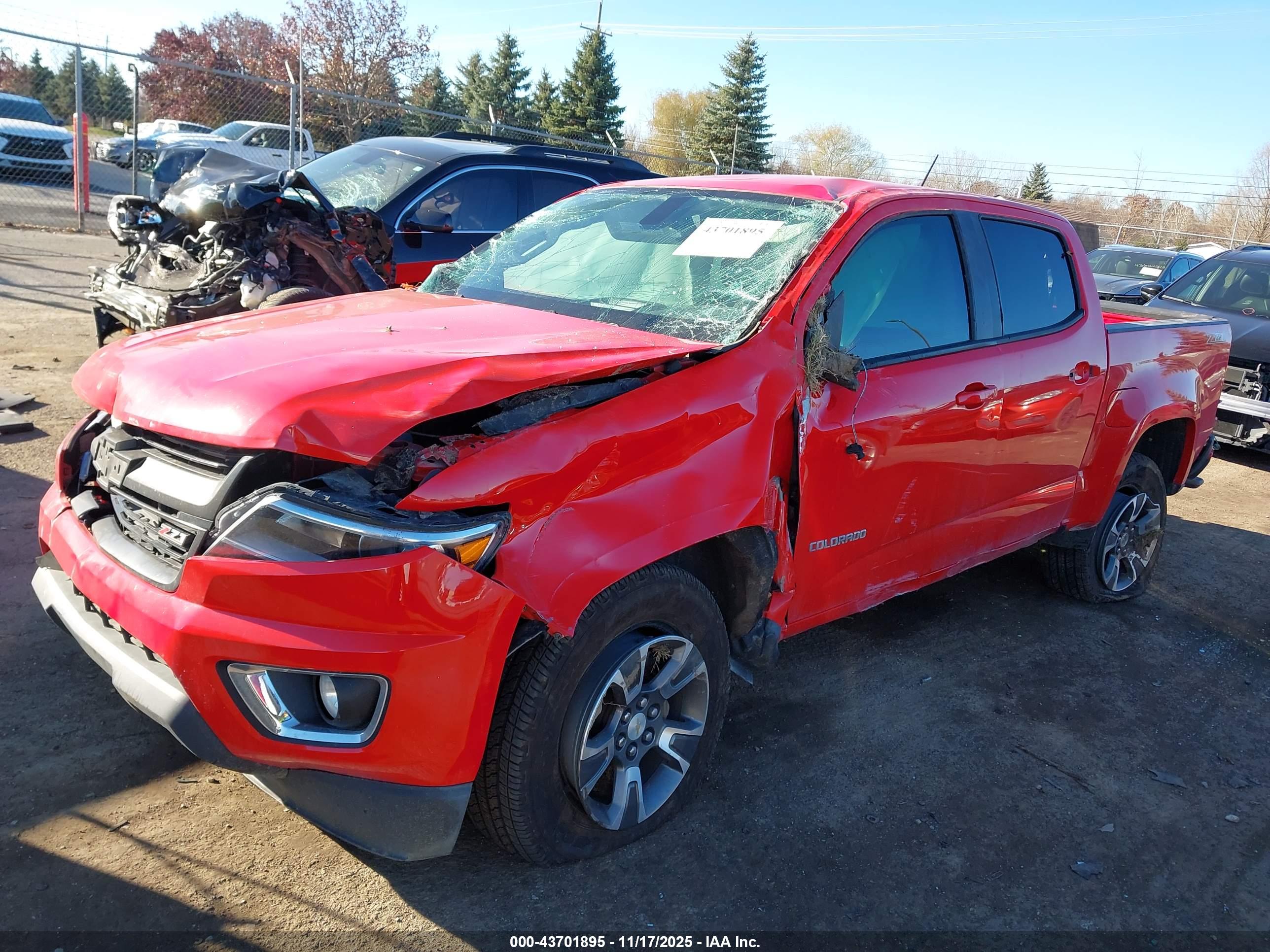 CHEVROLET COLORADO image 2