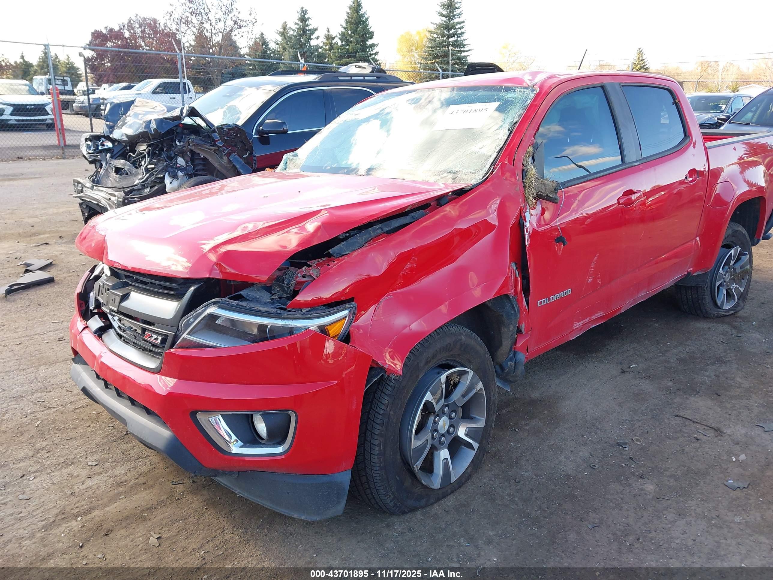 CHEVROLET COLORADO image 6