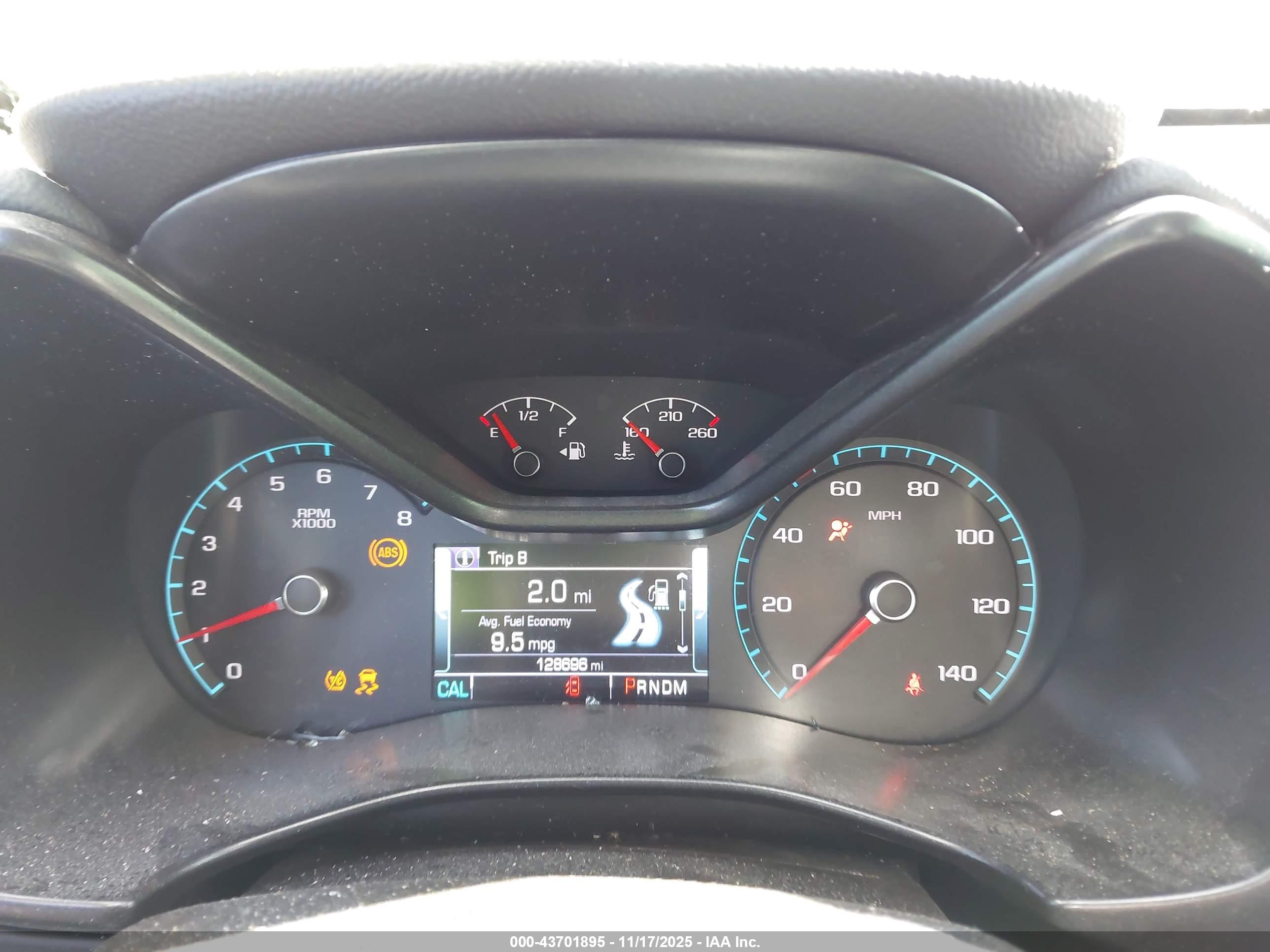 CHEVROLET COLORADO image 7
