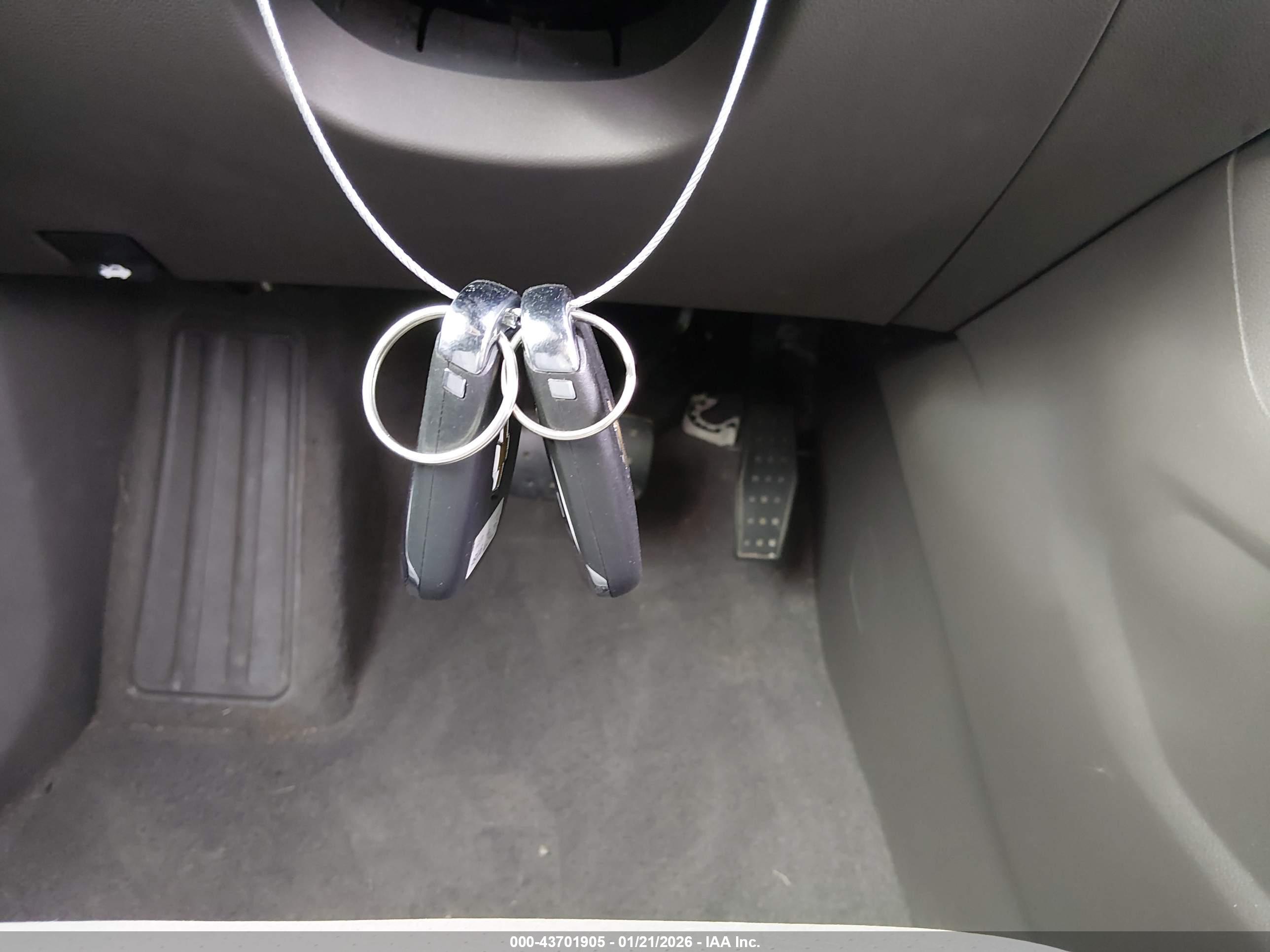 CHEVROLET TRAVERSE image 11