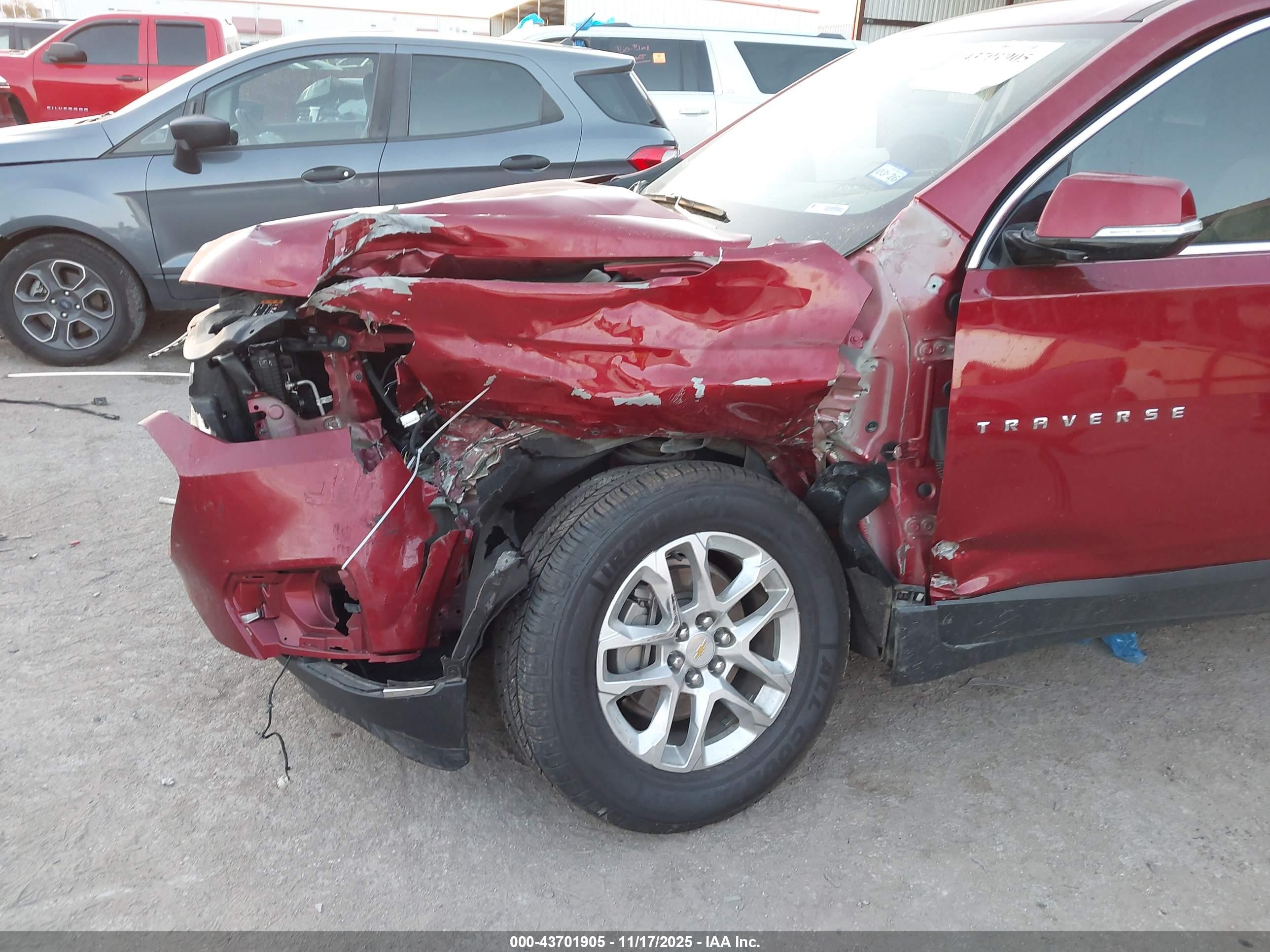 CHEVROLET TRAVERSE image 6