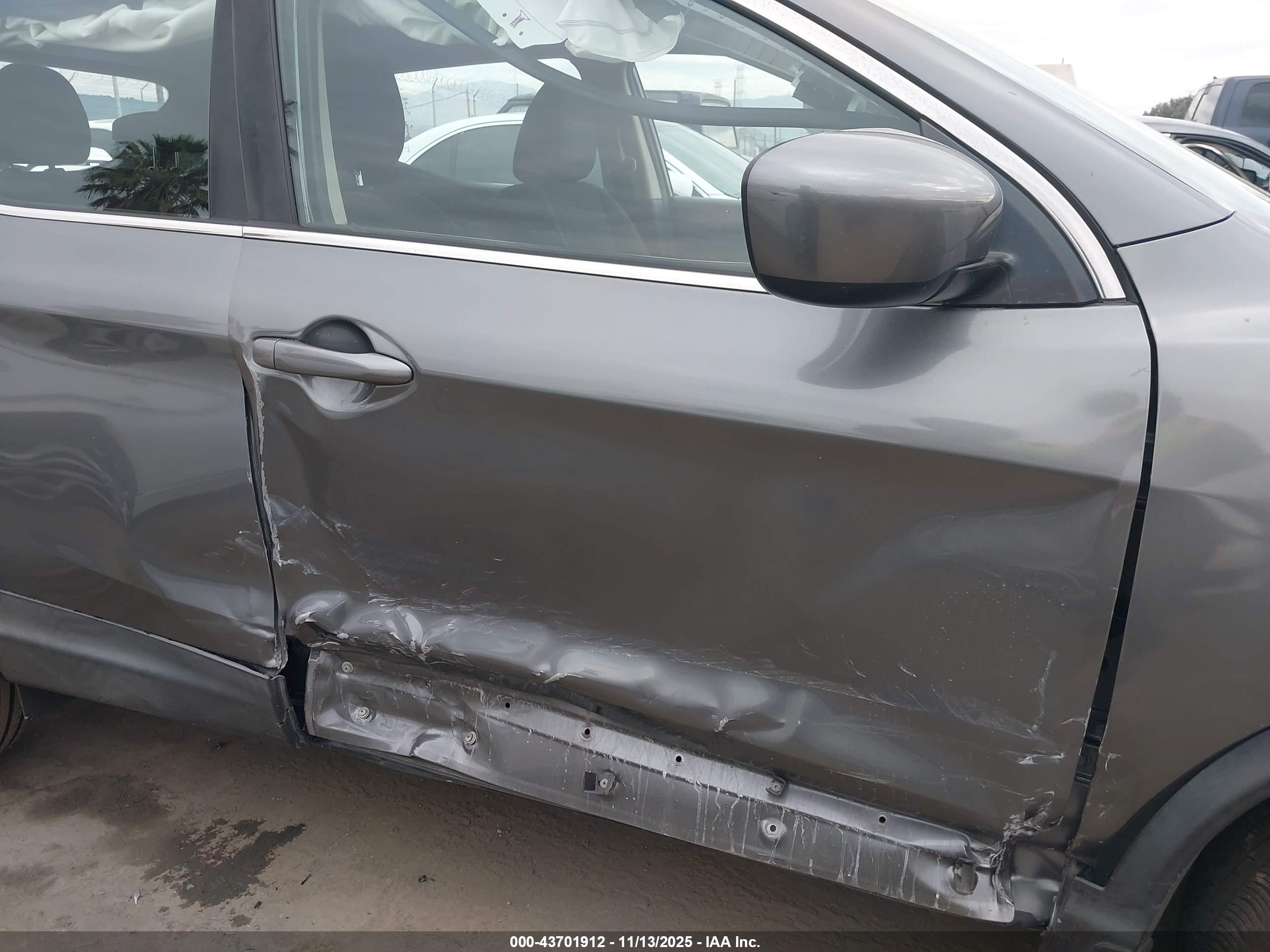 NISSAN ROGUE image 6