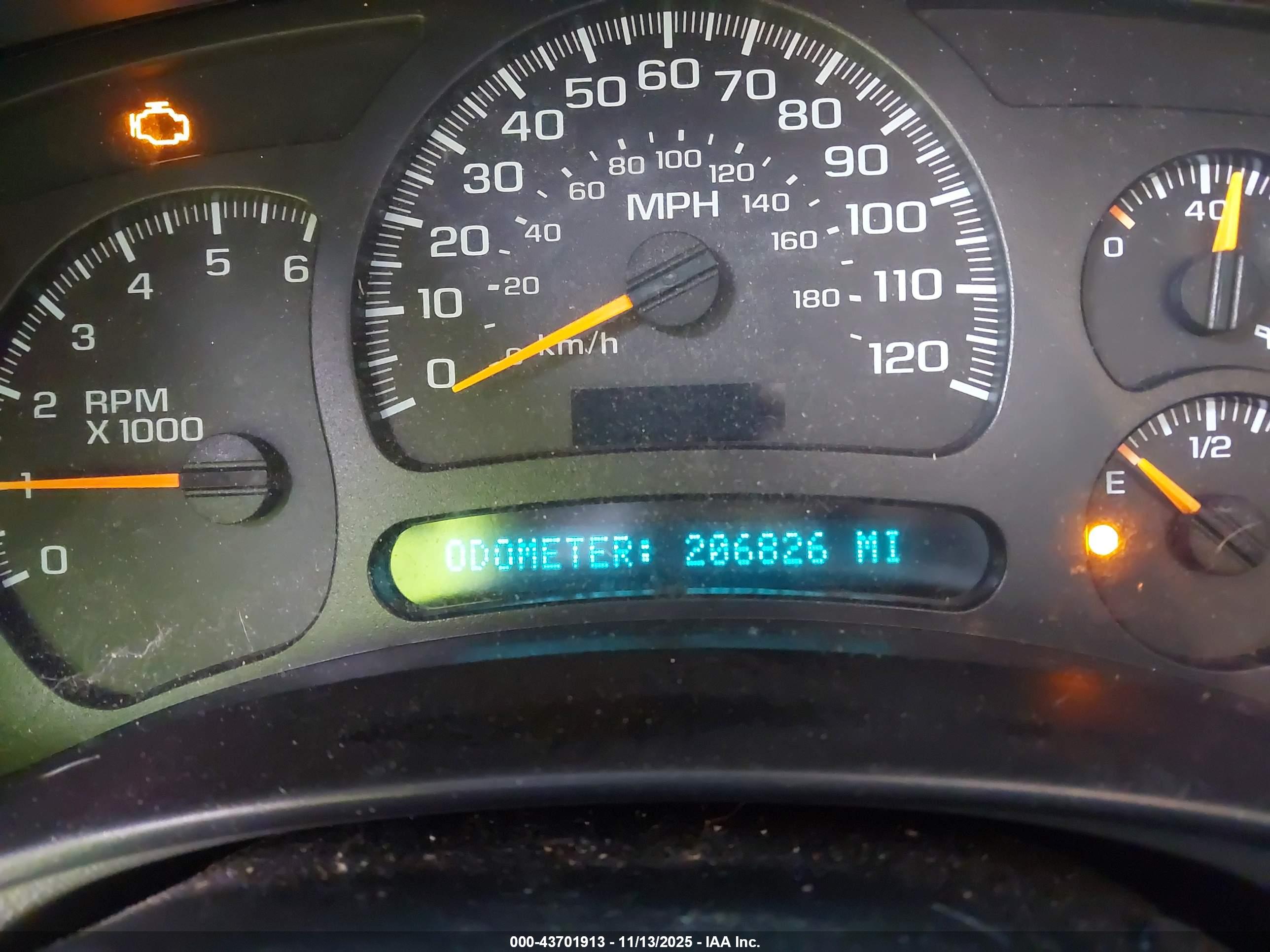 CHEVROLET SILVERADO image 7