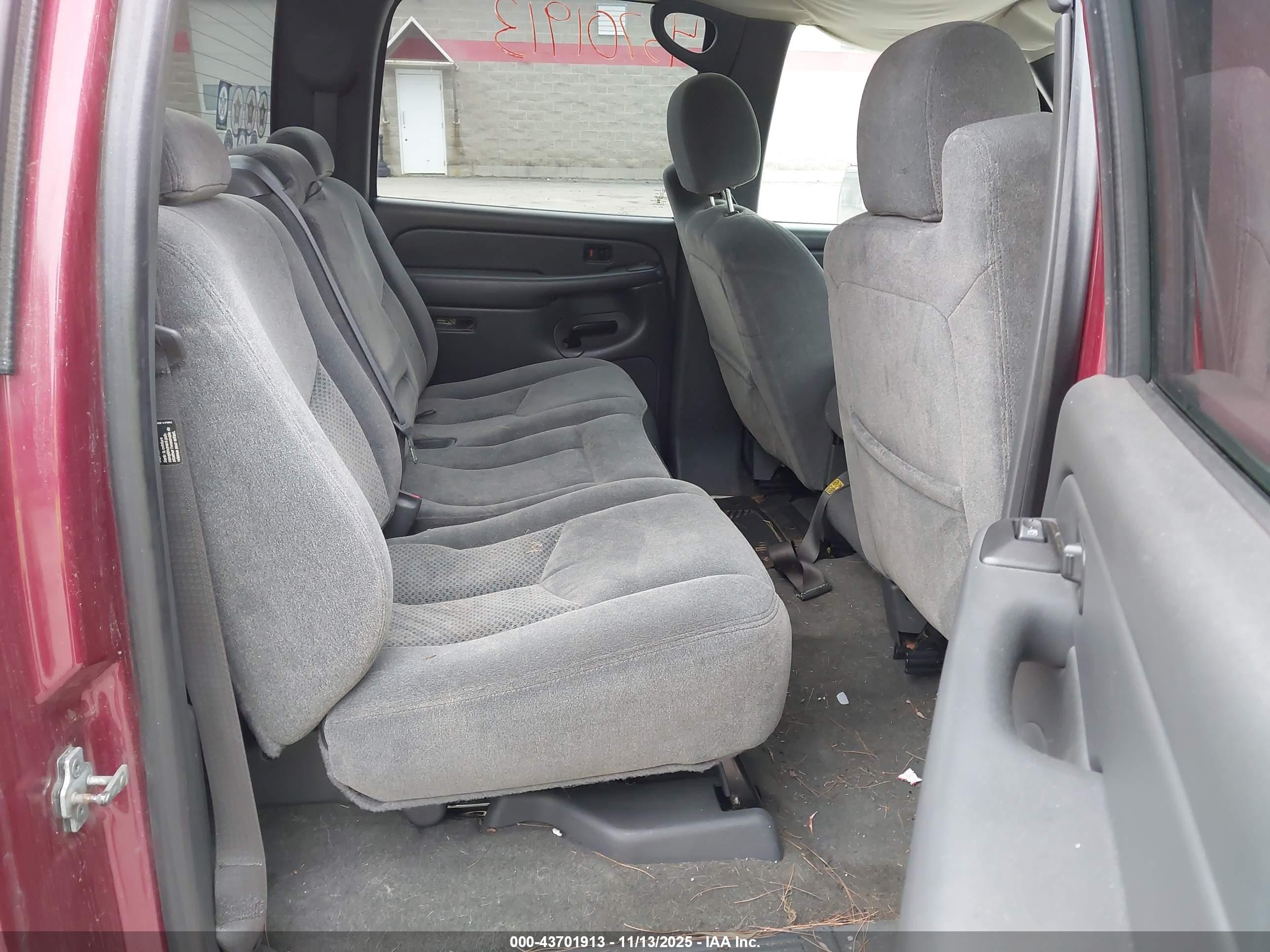 CHEVROLET SILVERADO image 8