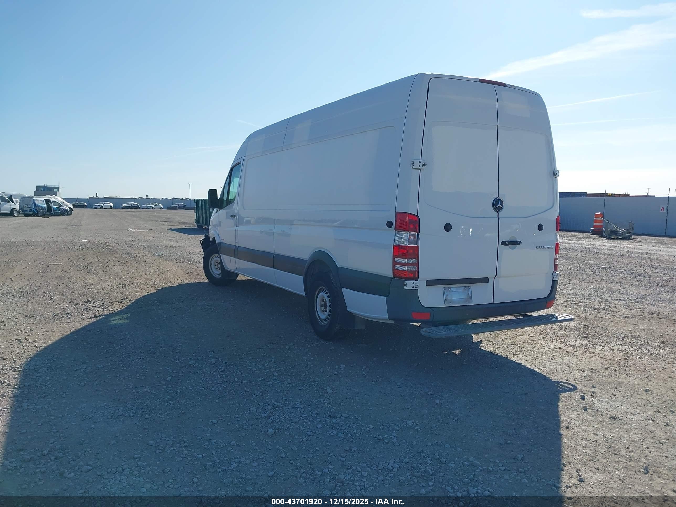 MERCEDES-BENZ SPRINTER image 3