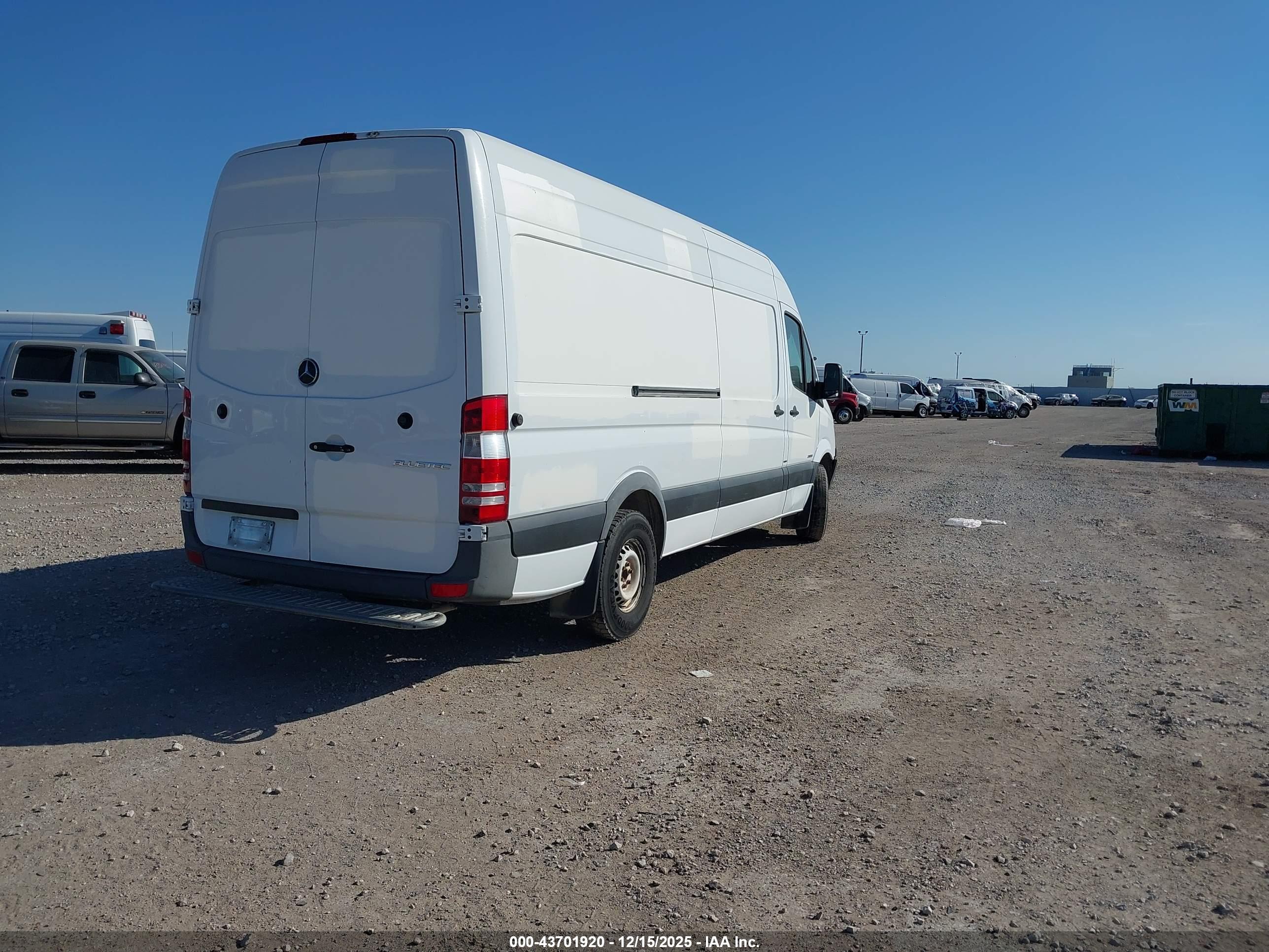 MERCEDES-BENZ SPRINTER image 4