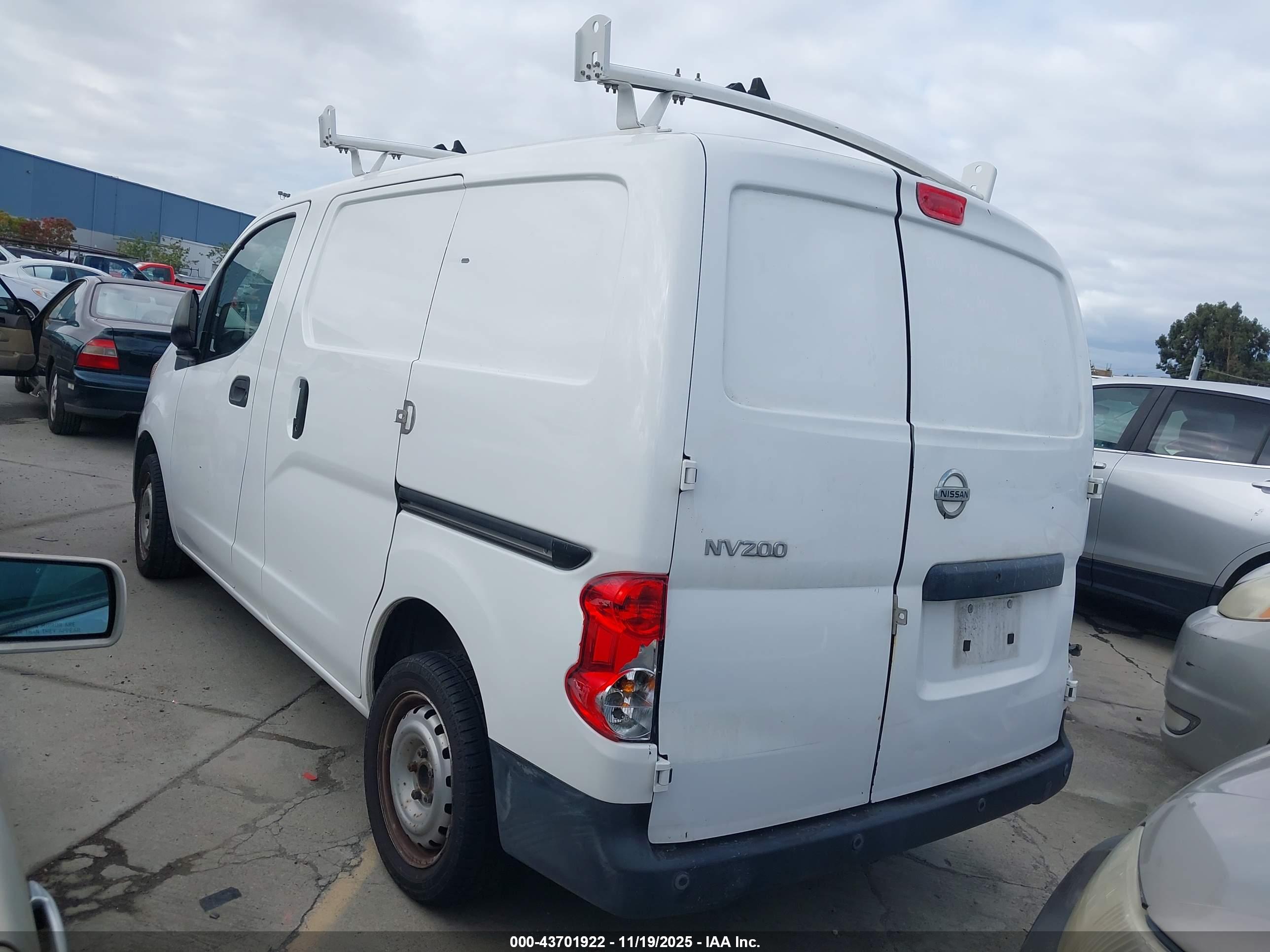 NISSAN NV200 image 3