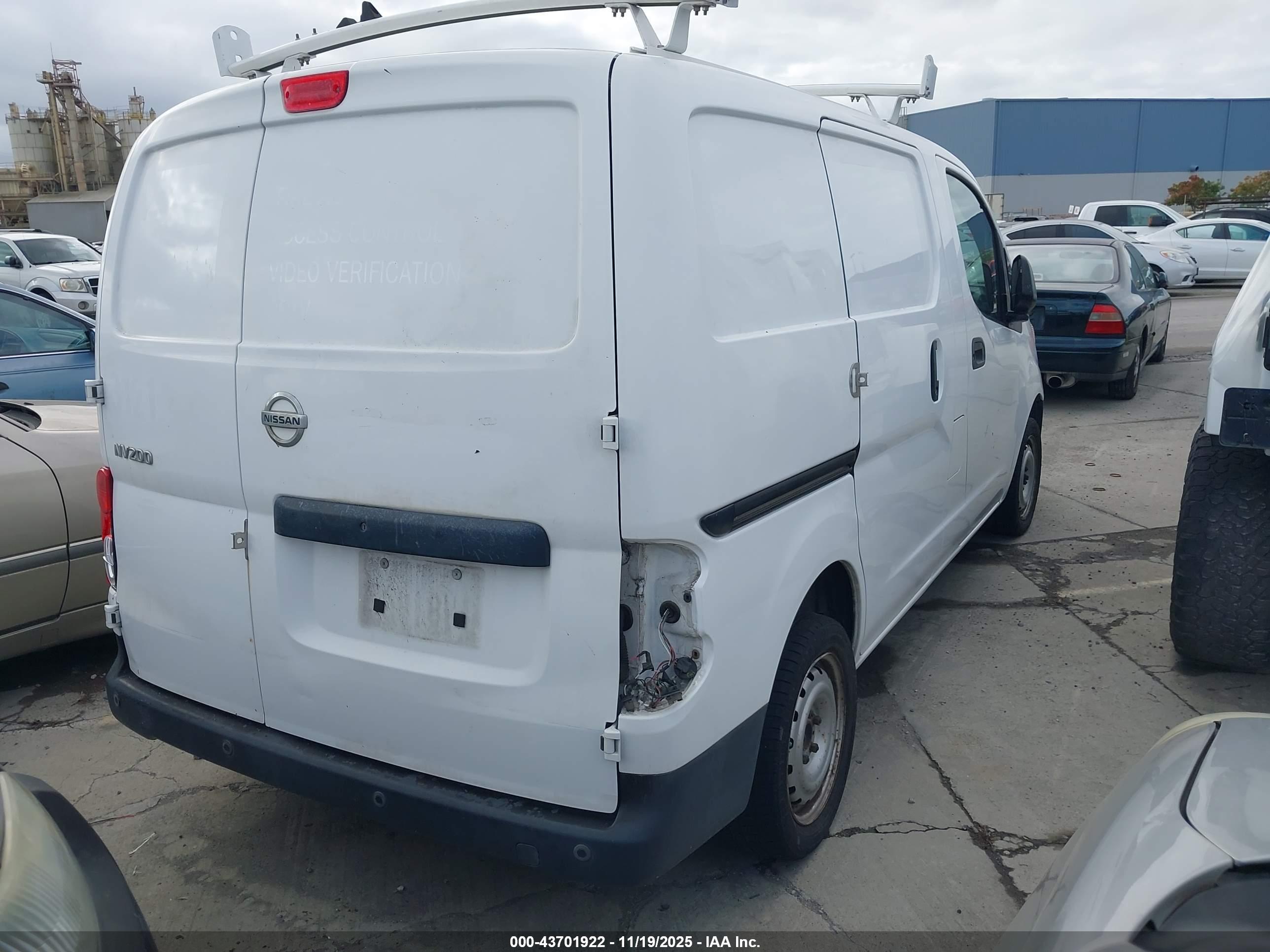 NISSAN NV200 image 4