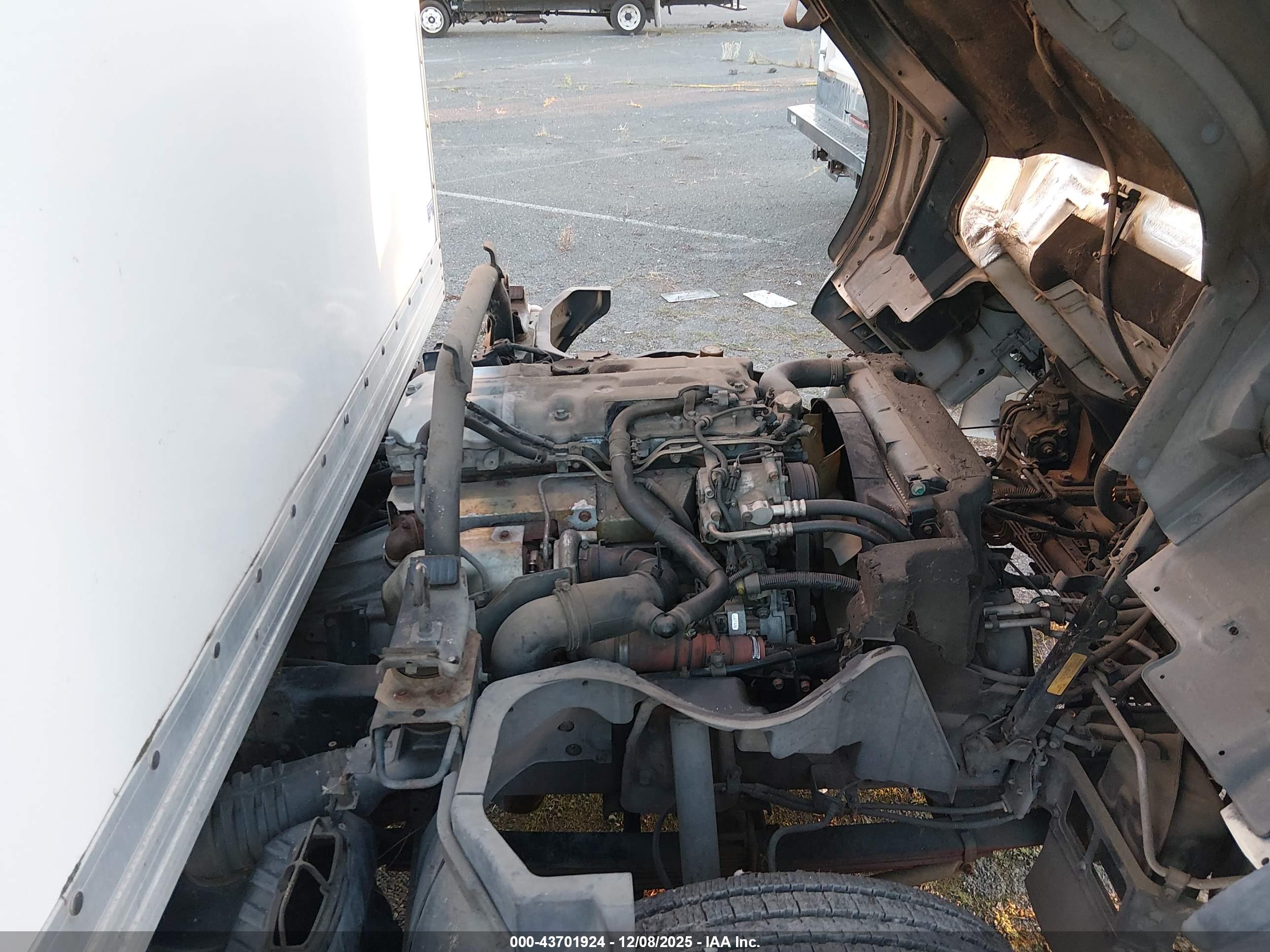 MITSUBISHI FUSO image 10
