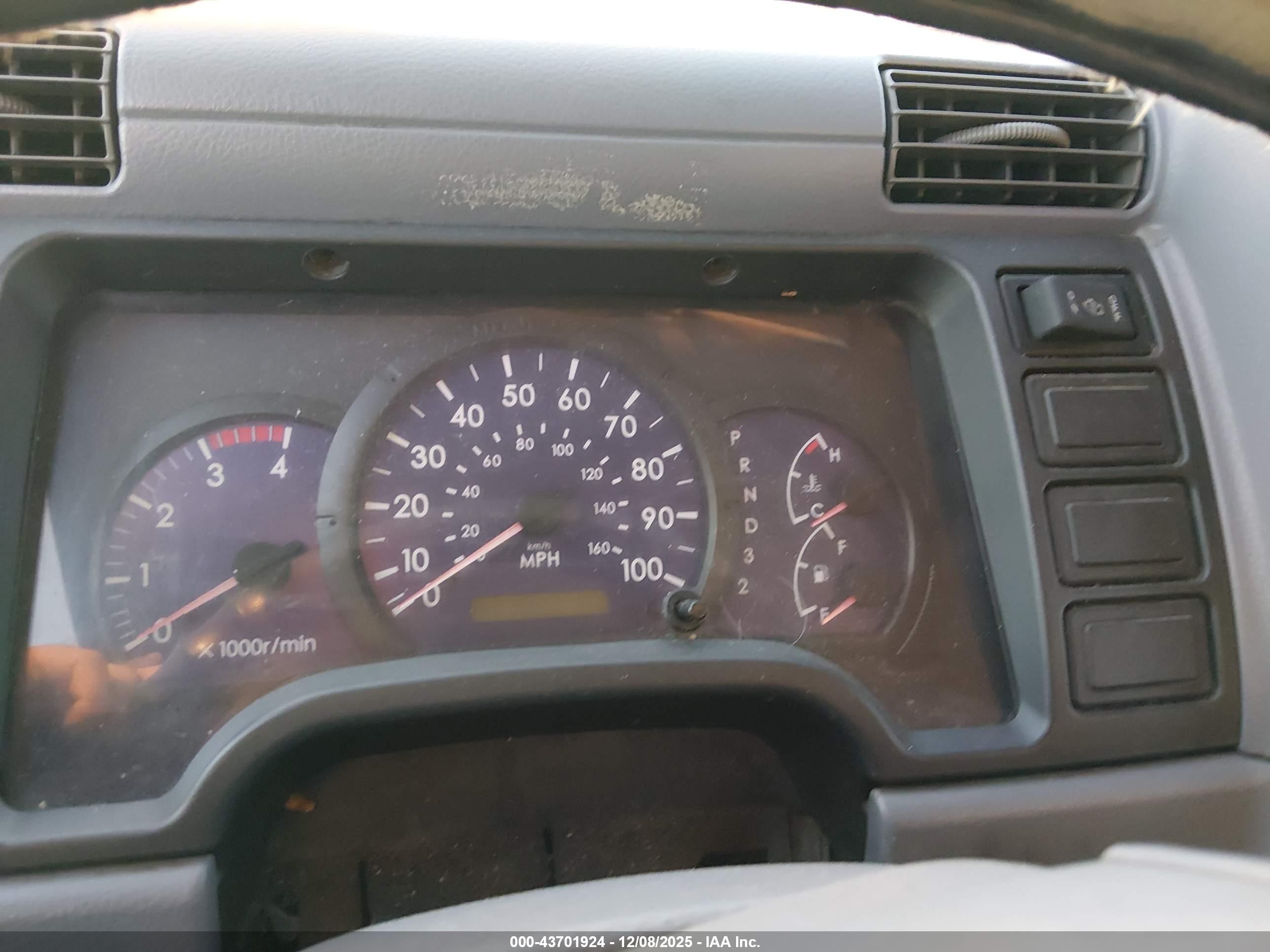 MITSUBISHI FUSO image 6