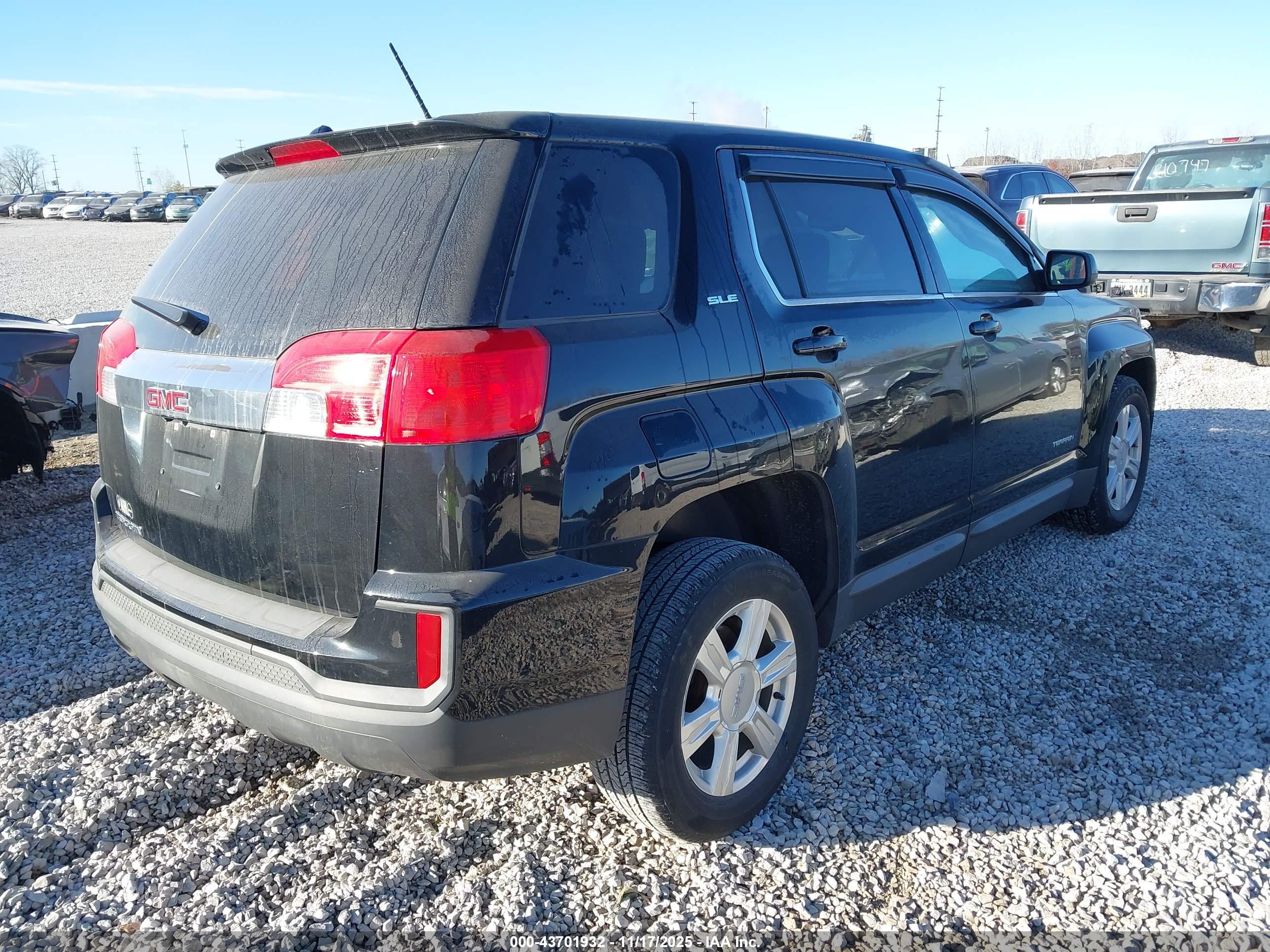 GMC TERRAIN image 4