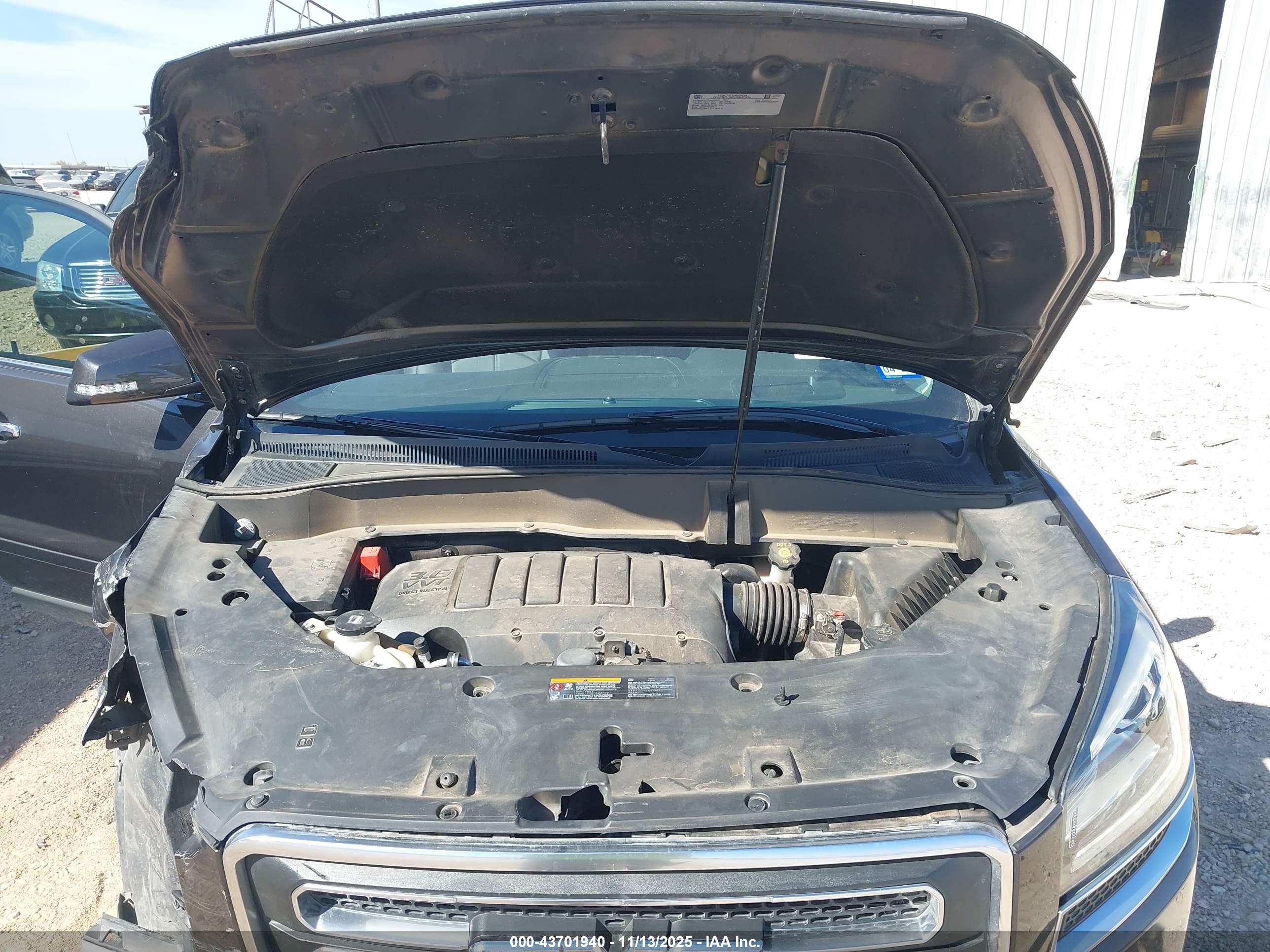GMC ACADIA image 10