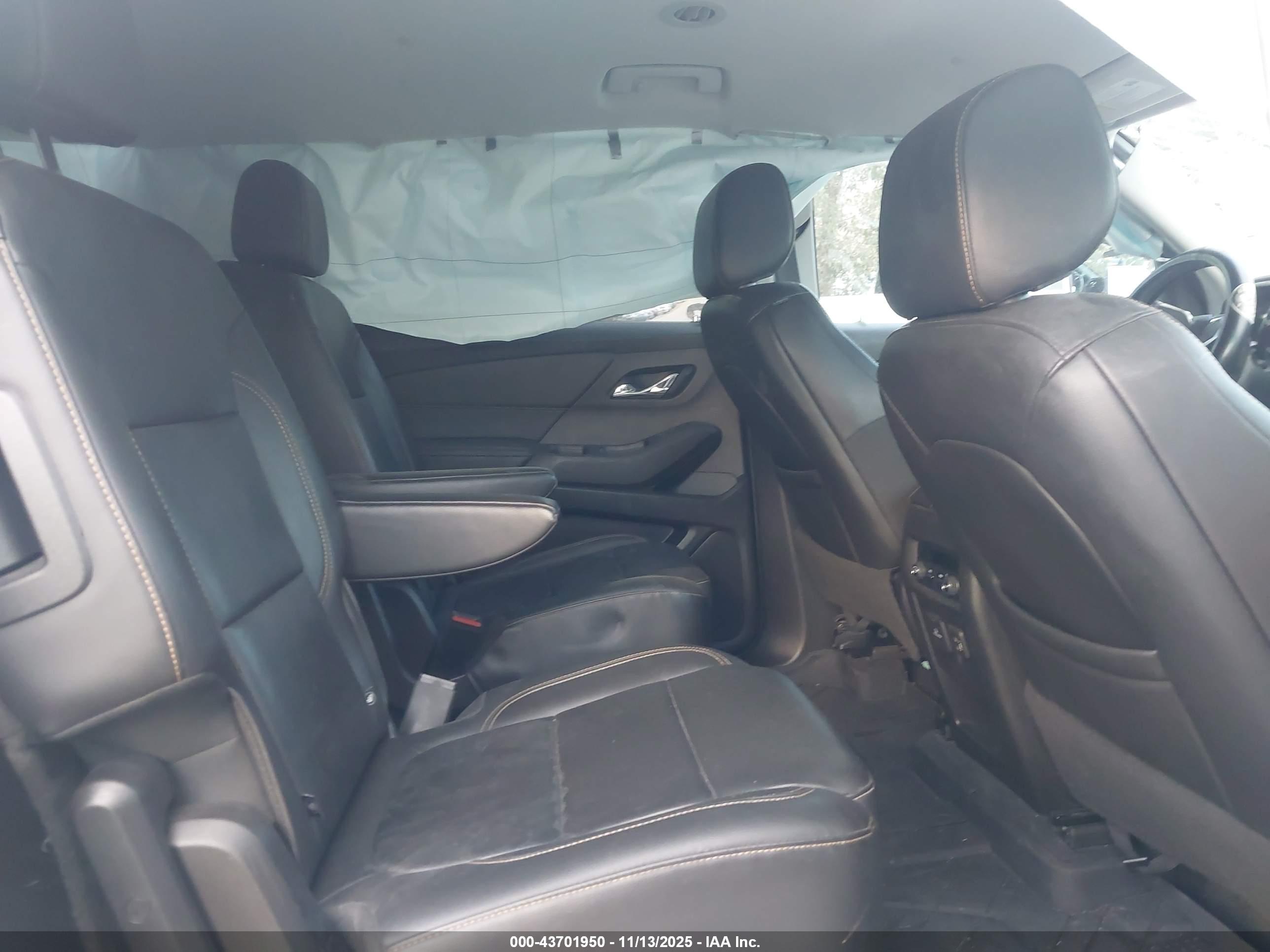CHEVROLET TRAVERSE image 8