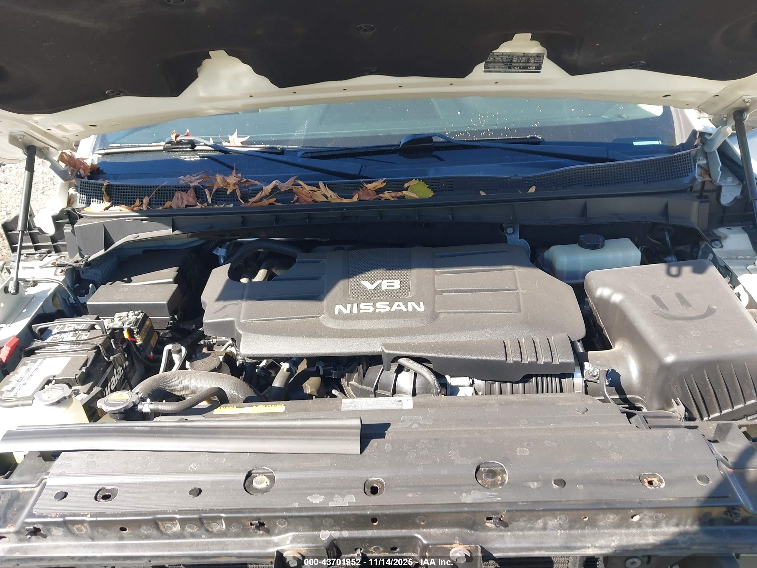 NISSAN TITAN image 10