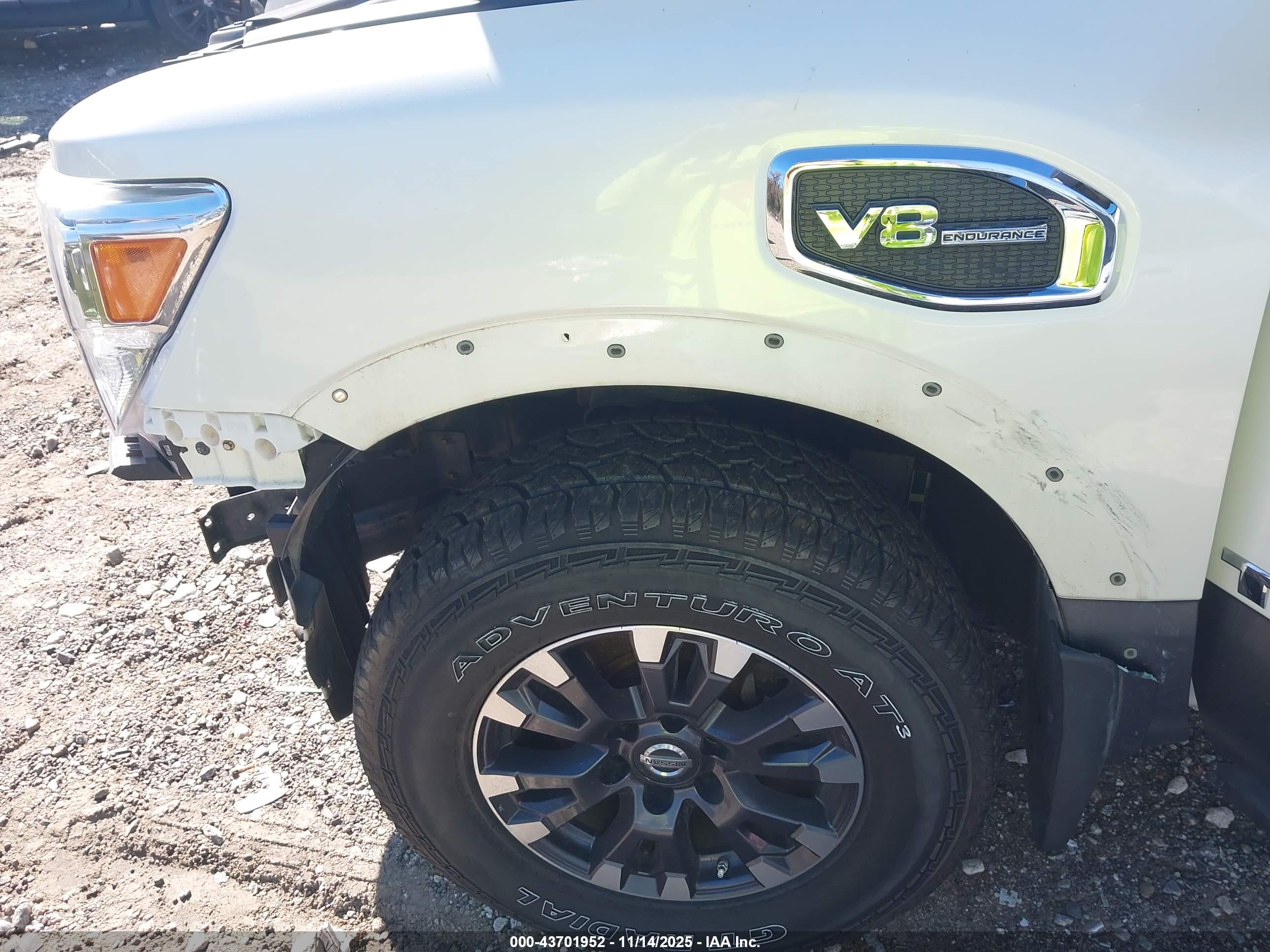 NISSAN TITAN image 6