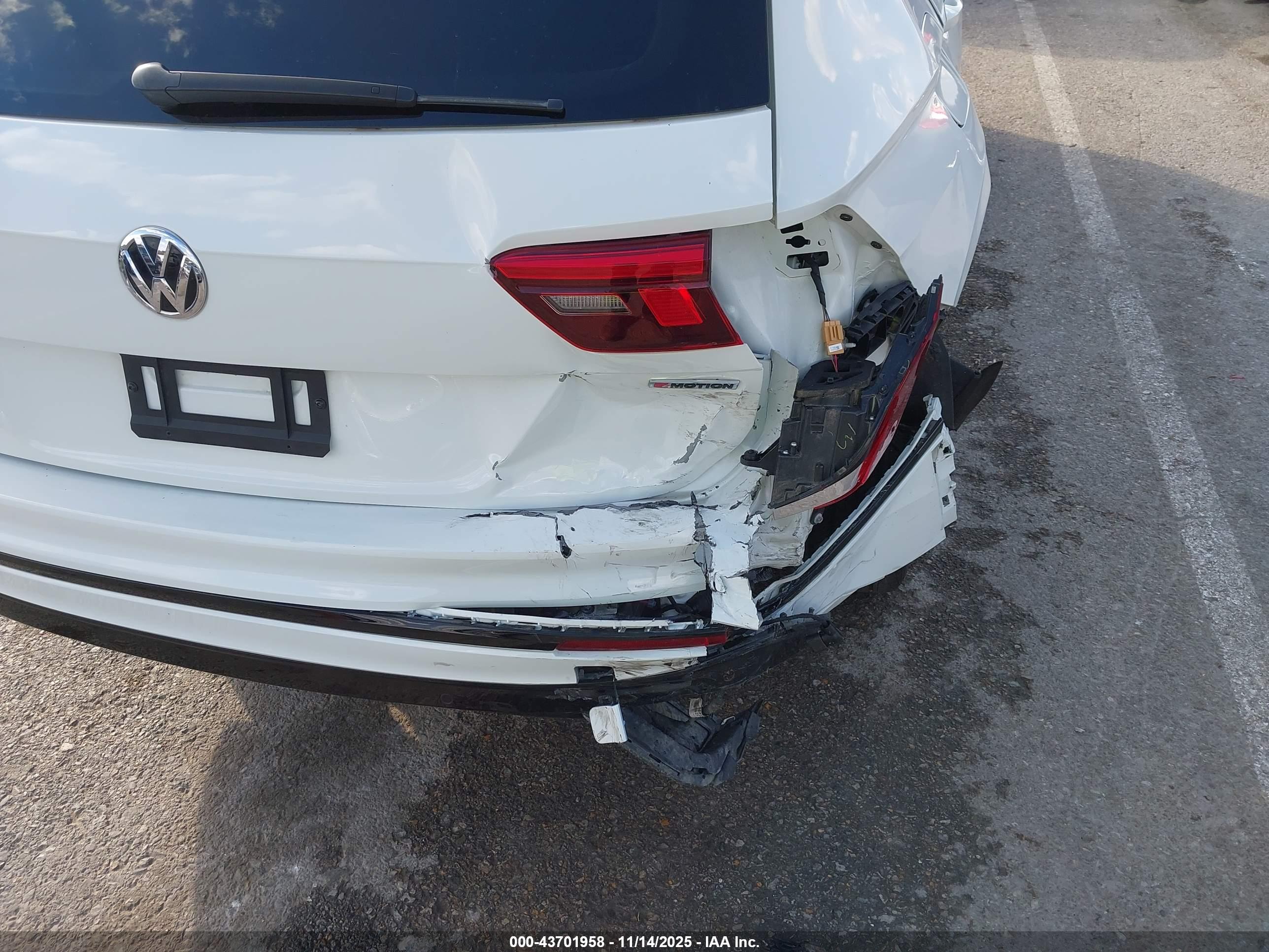 VOLKSWAGEN TIGUAN image 6