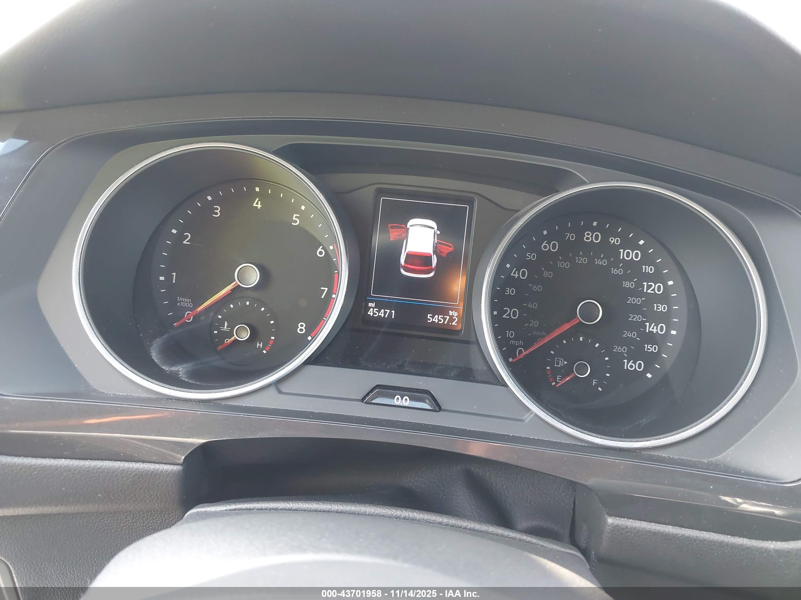VOLKSWAGEN TIGUAN image 7