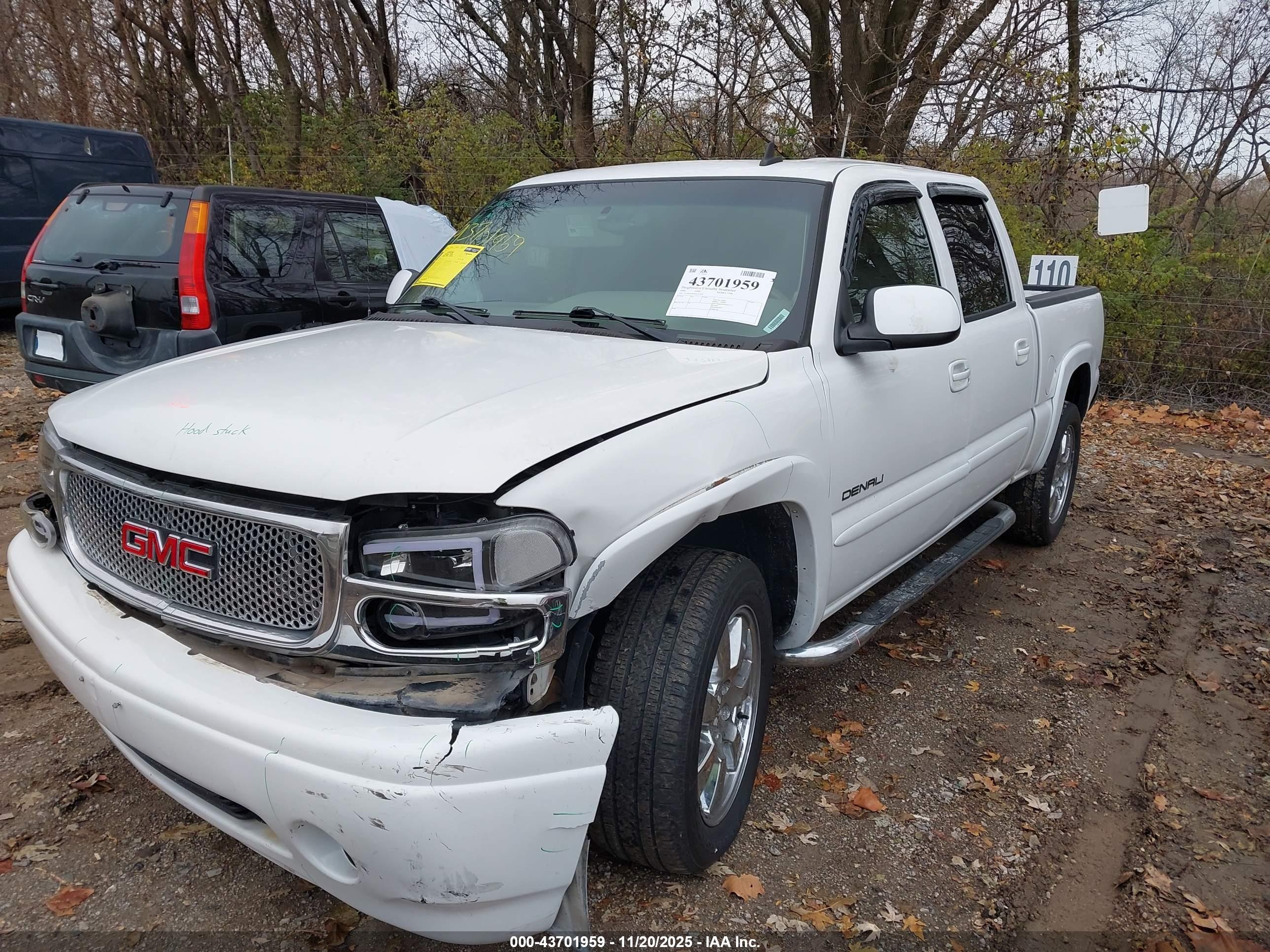 GMC SIERRA image 2