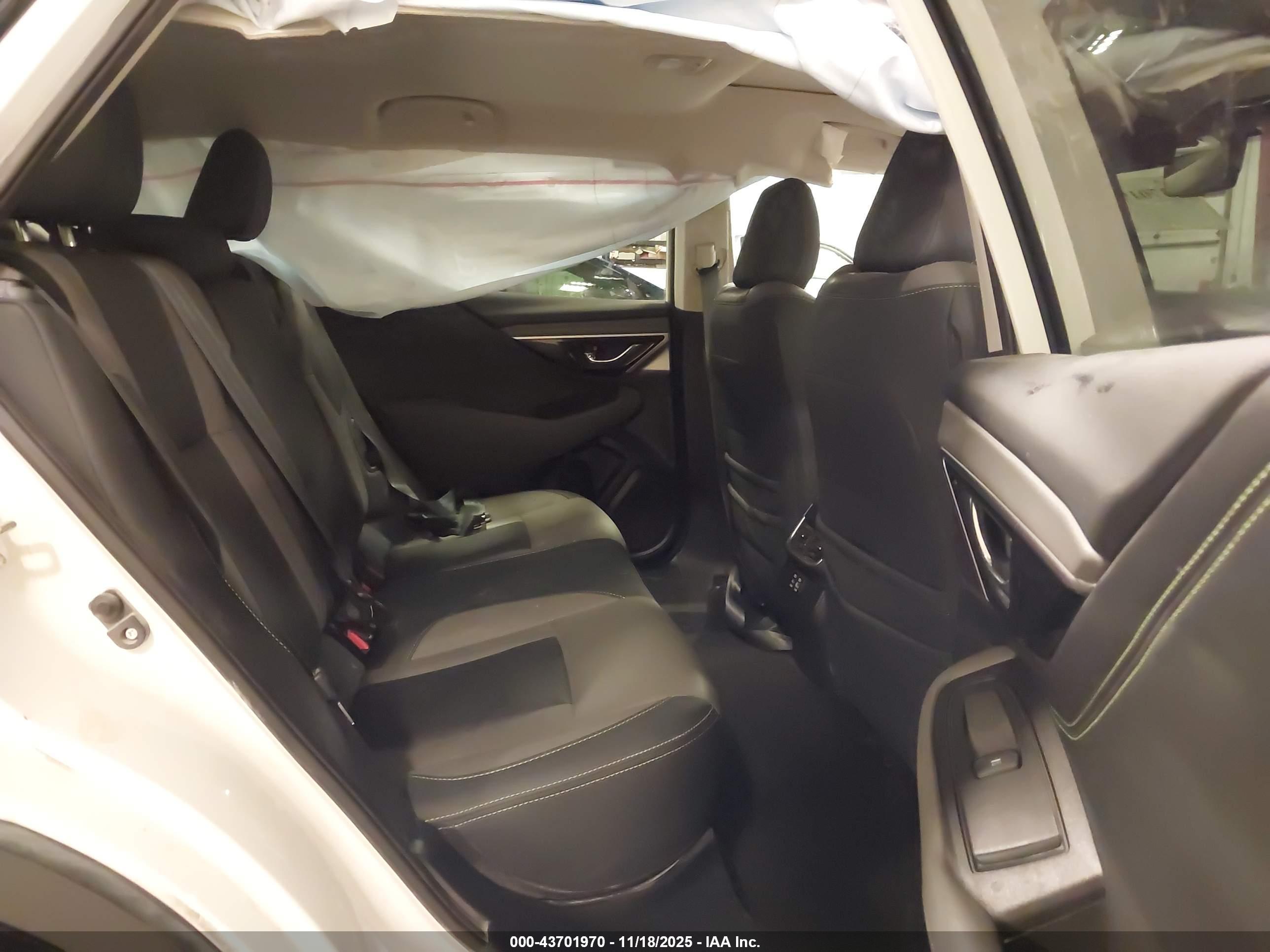 SUBARU OUTBACK image 8